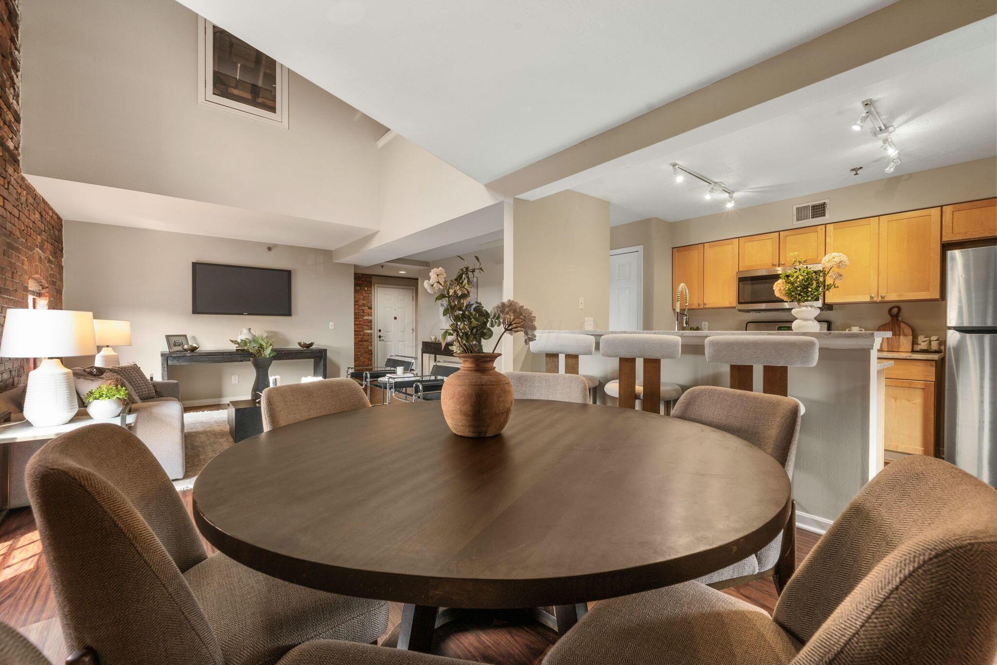 544 S Front Street, 312