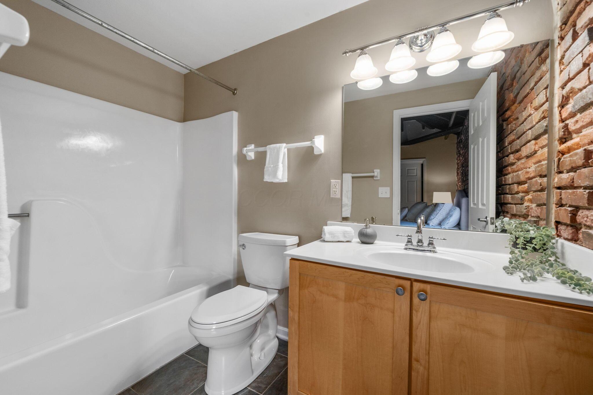 544 S Front Street, 312