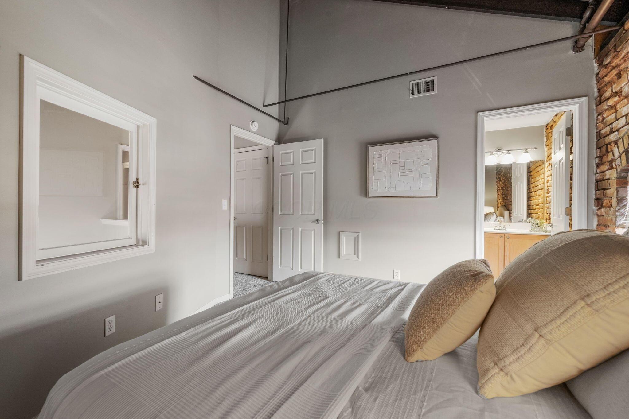 544 S Front Street, 312