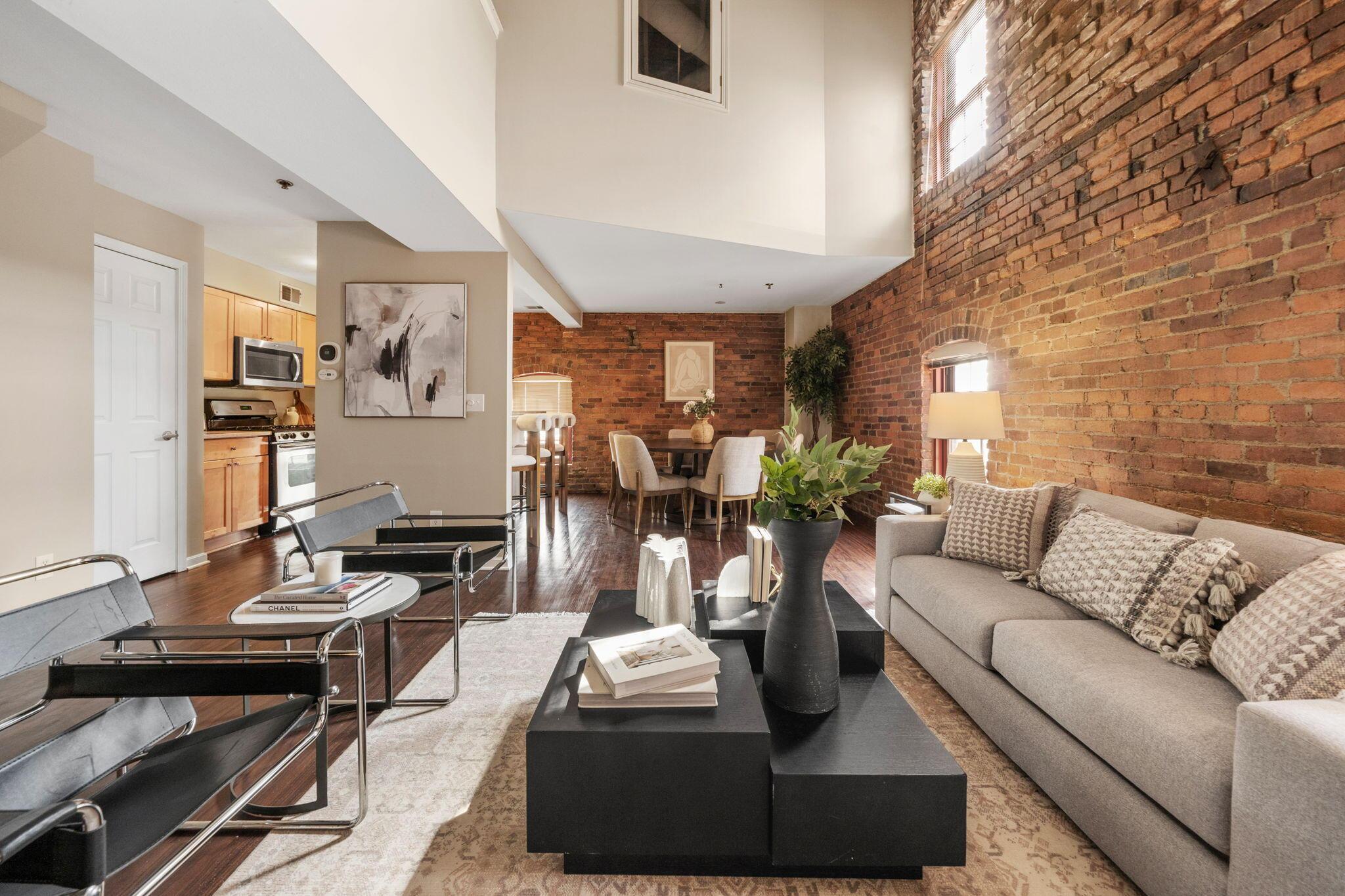 544 S Front Street, 312