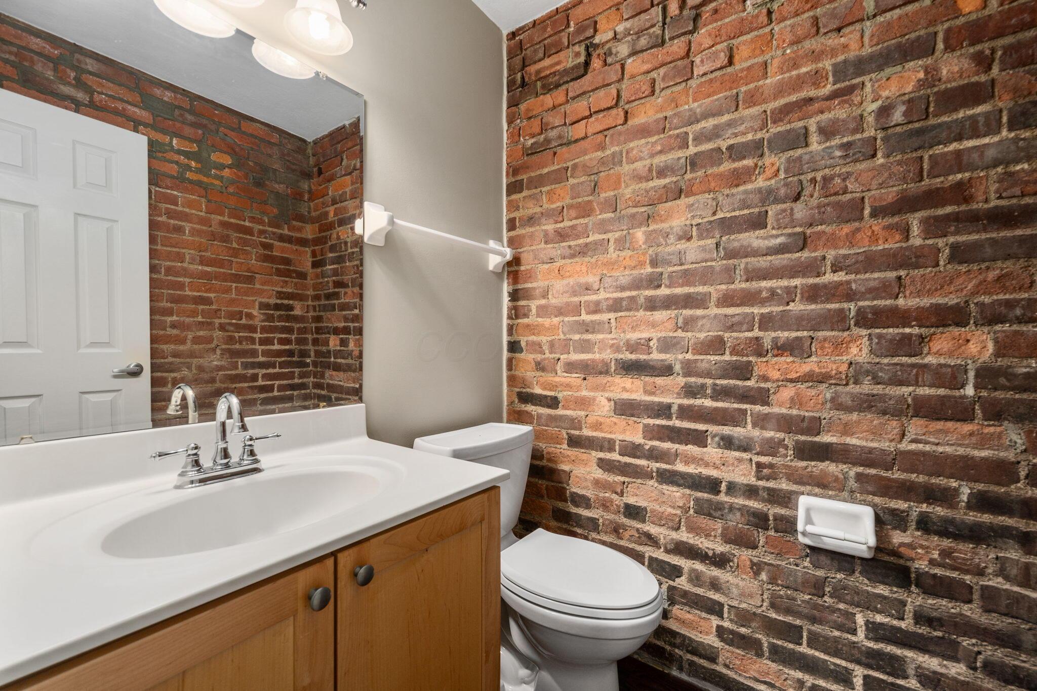 544 S Front Street, 312