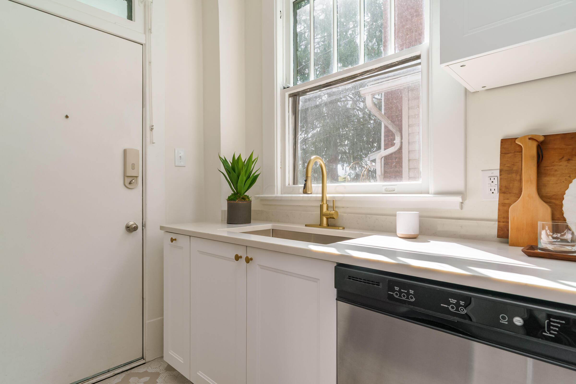 209 E Morrill Avenue