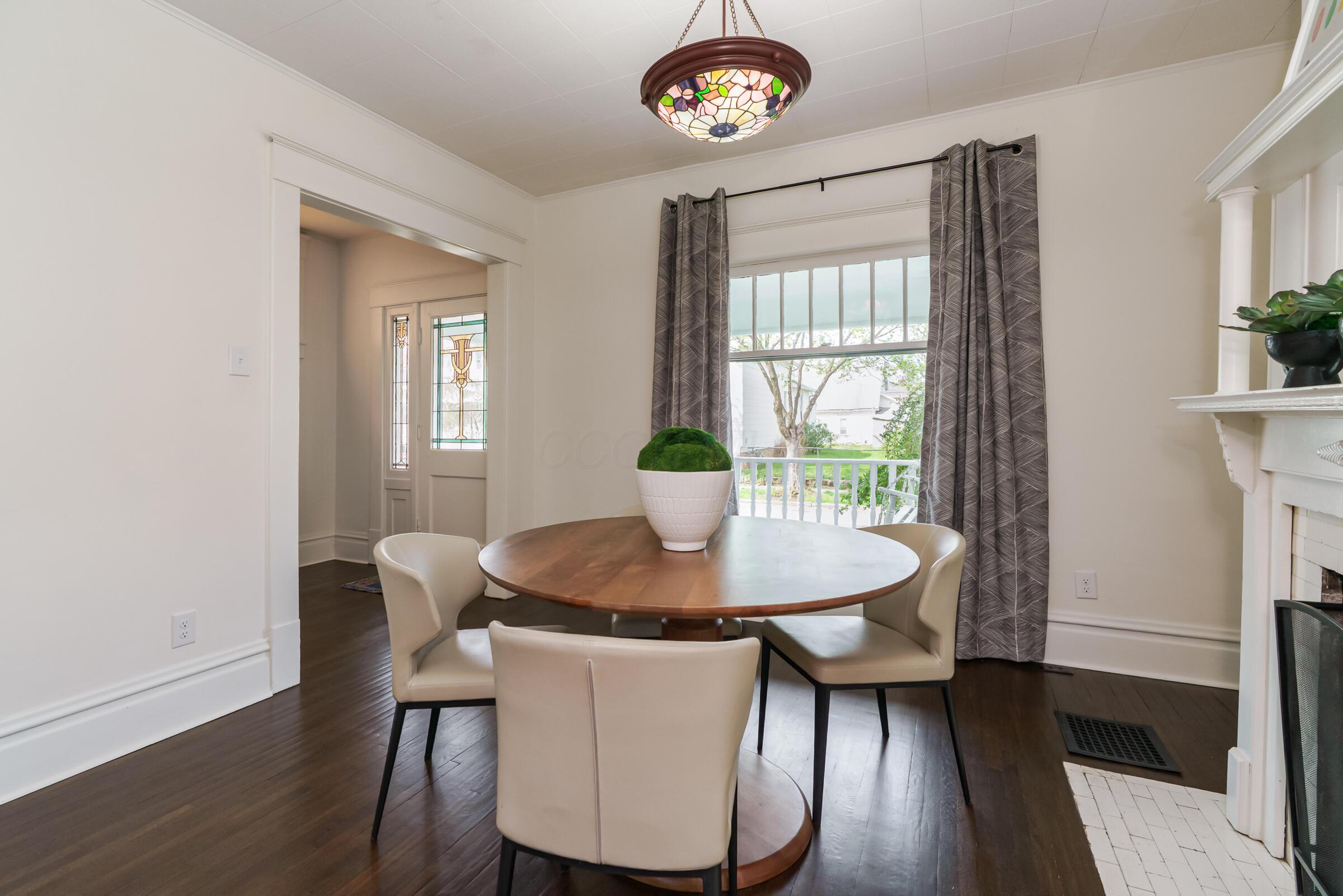 209 E Morrill Avenue