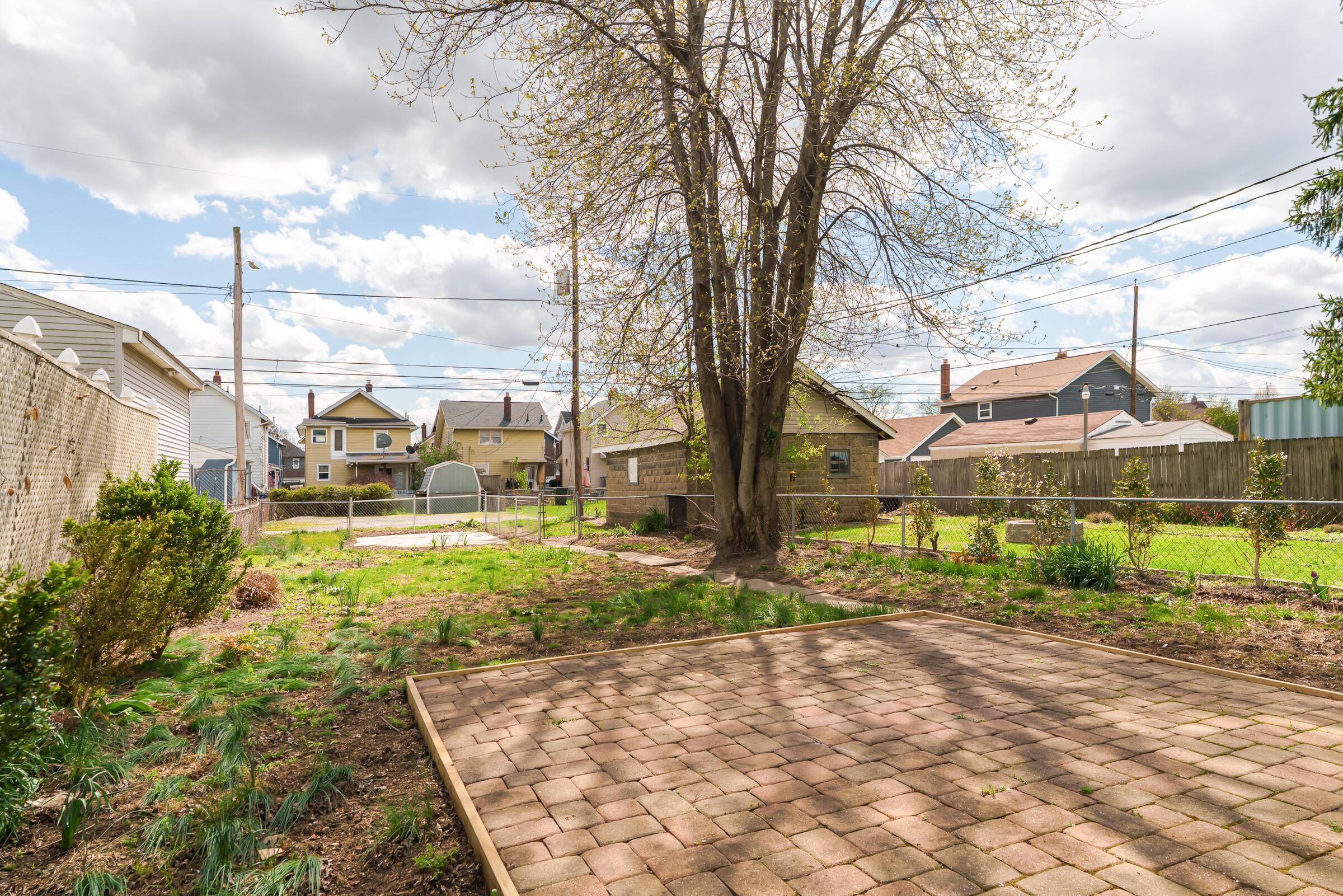 209 E Morrill Avenue