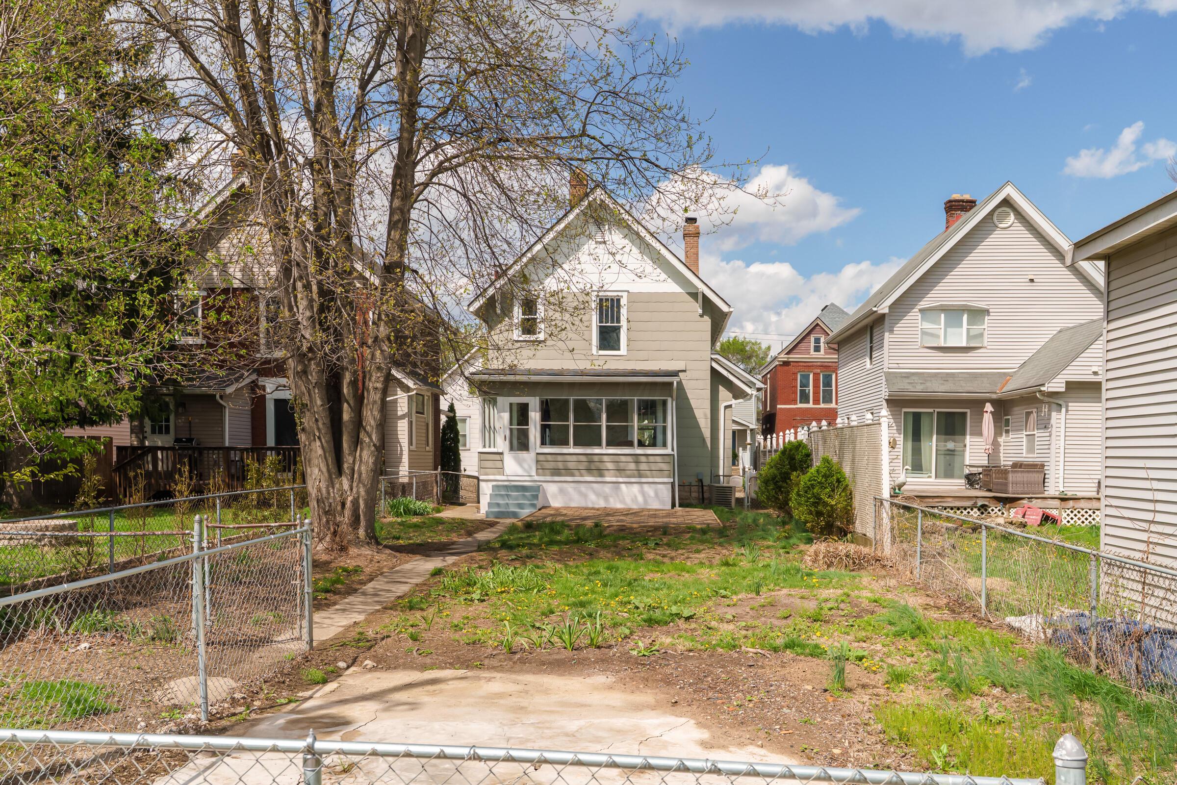 209 E Morrill Avenue