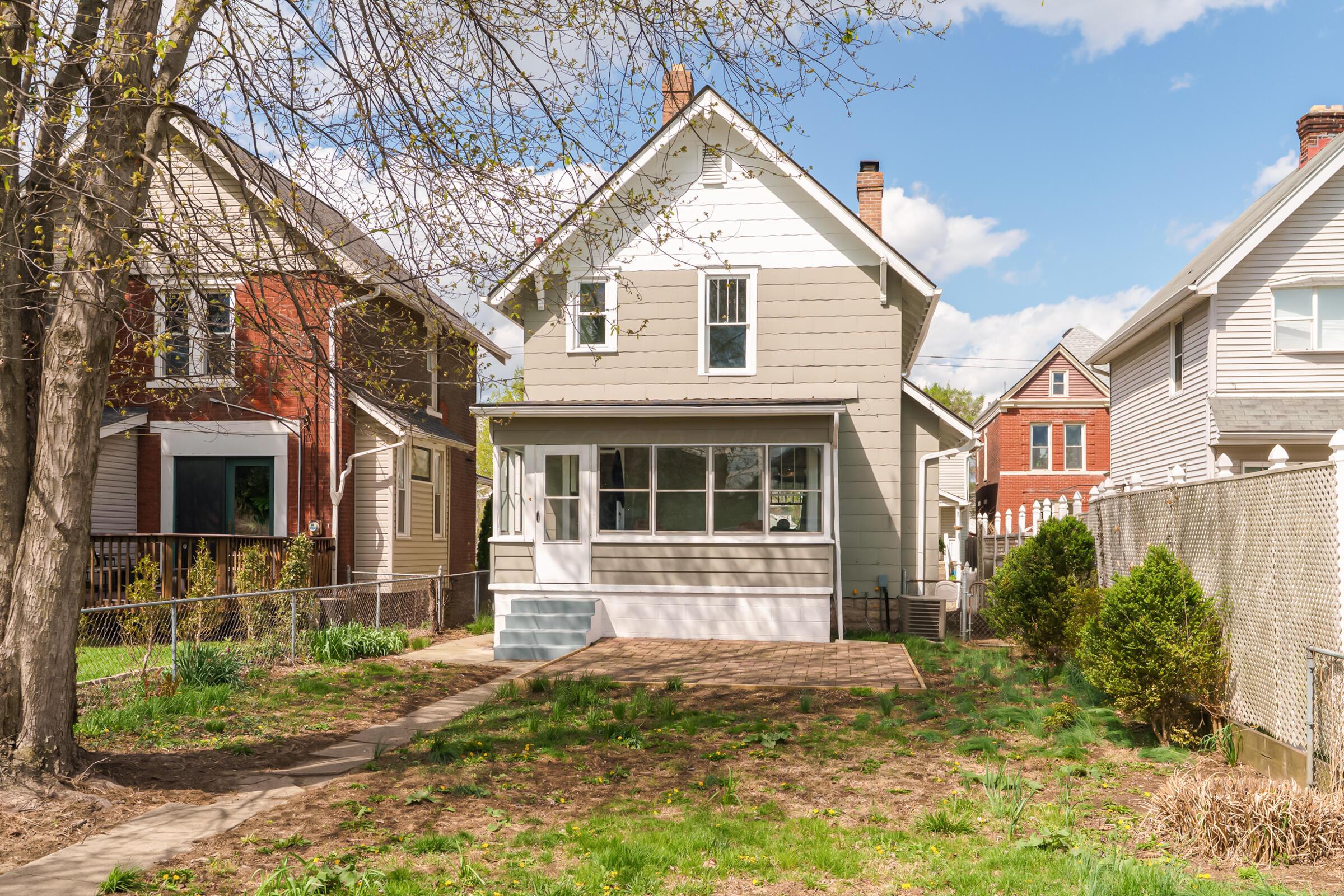 209 E Morrill Avenue