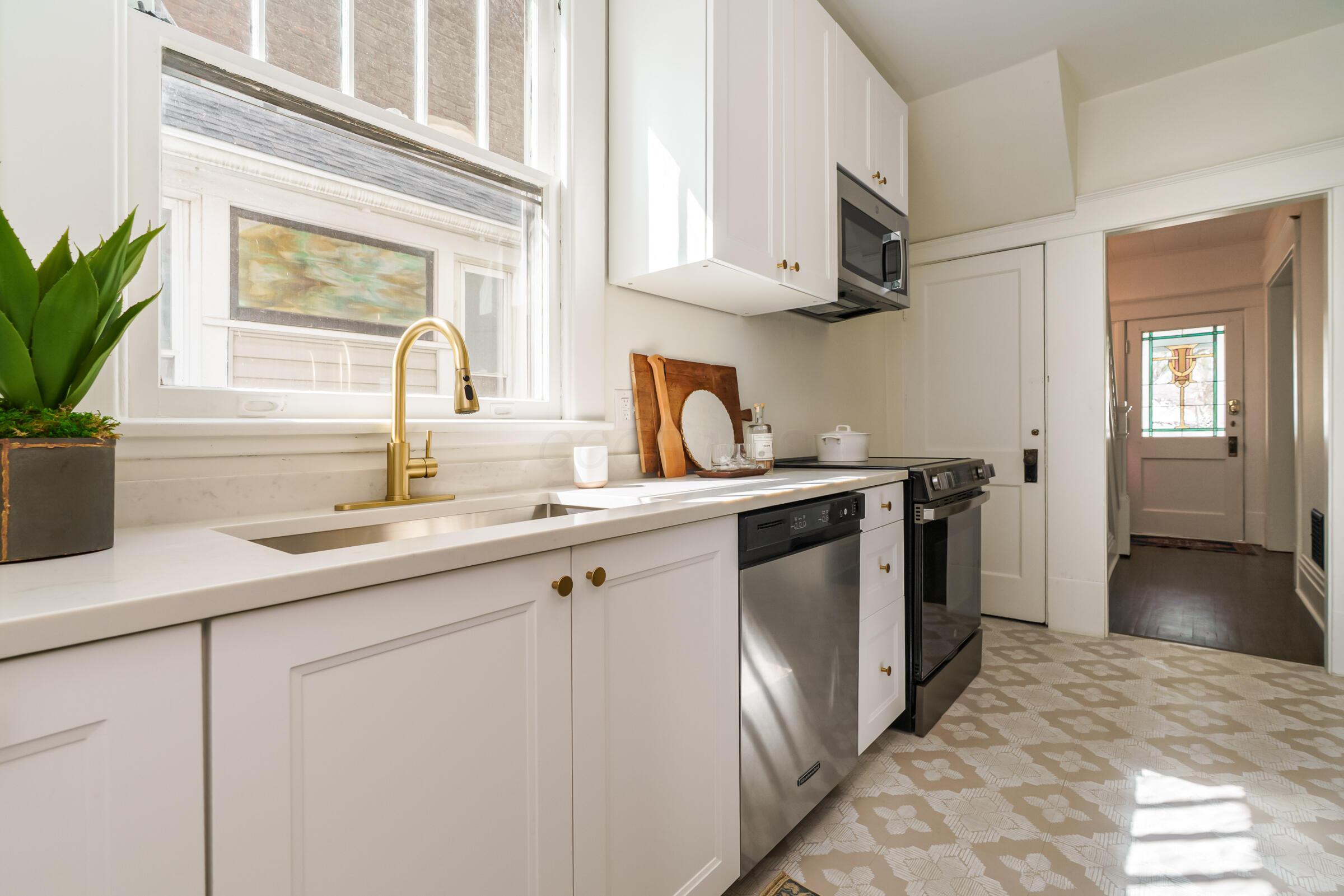 209 E Morrill Avenue