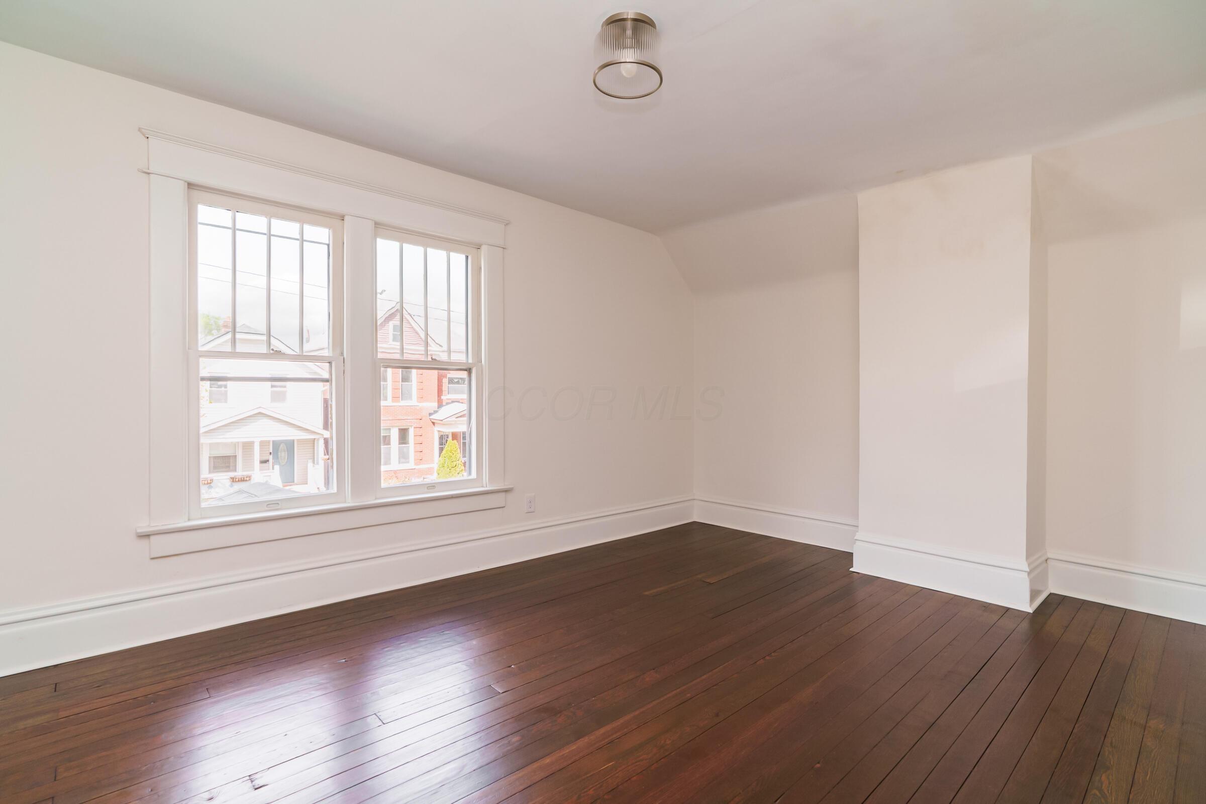 209 E Morrill Avenue