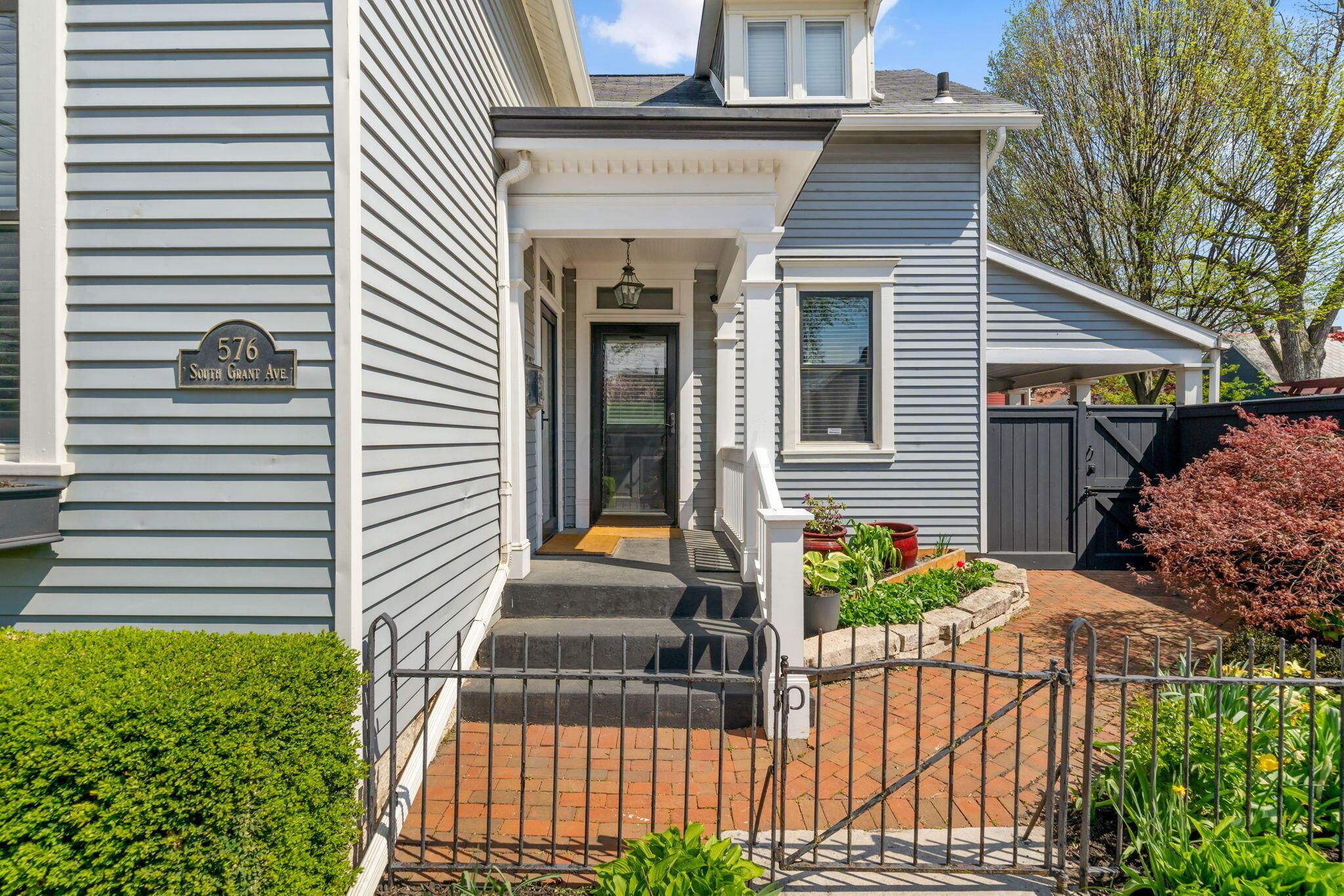 576 S Grant Avenue