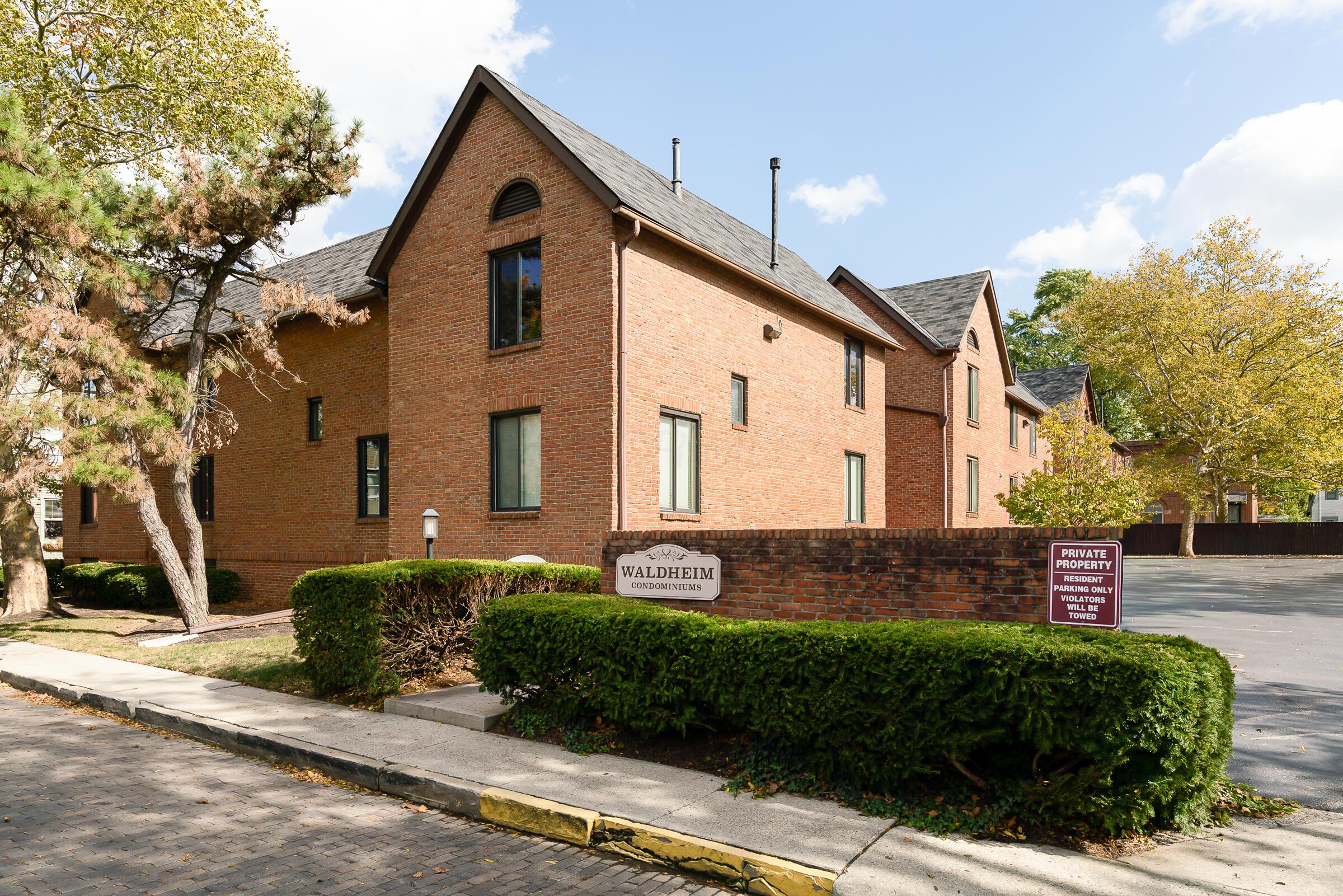 285 Lear Street, 4