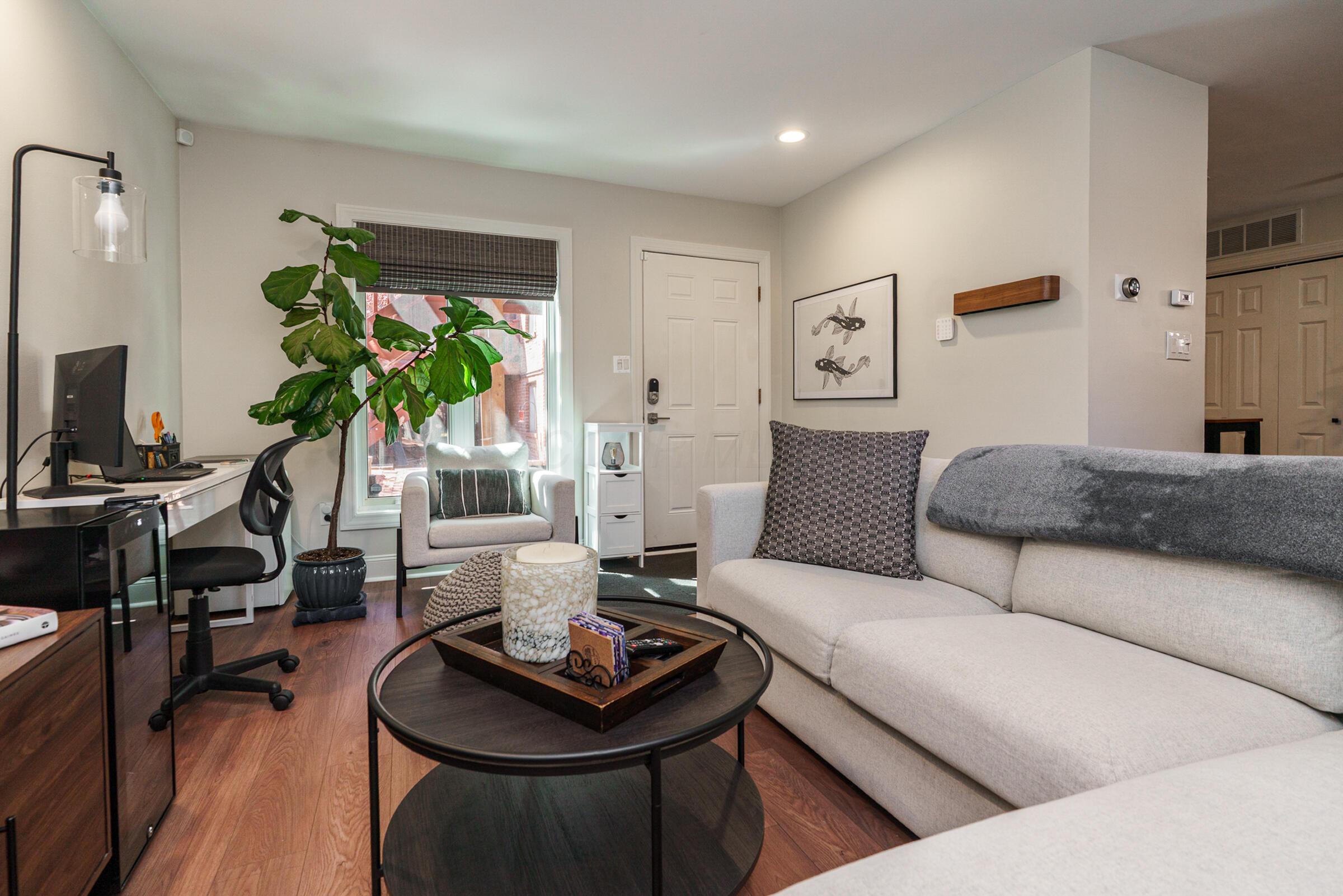 285 Lear Street, 4