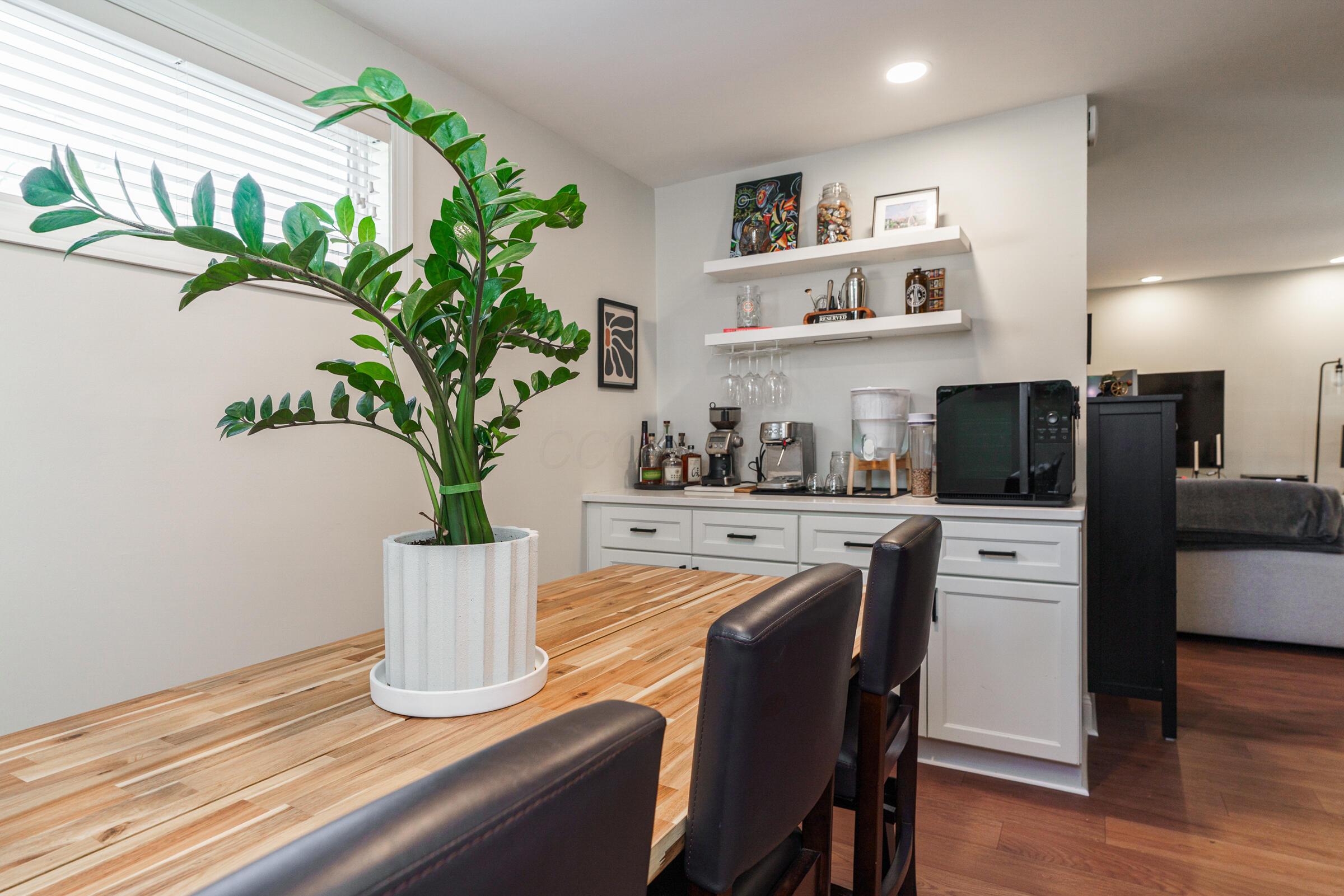 285 Lear Street, 4