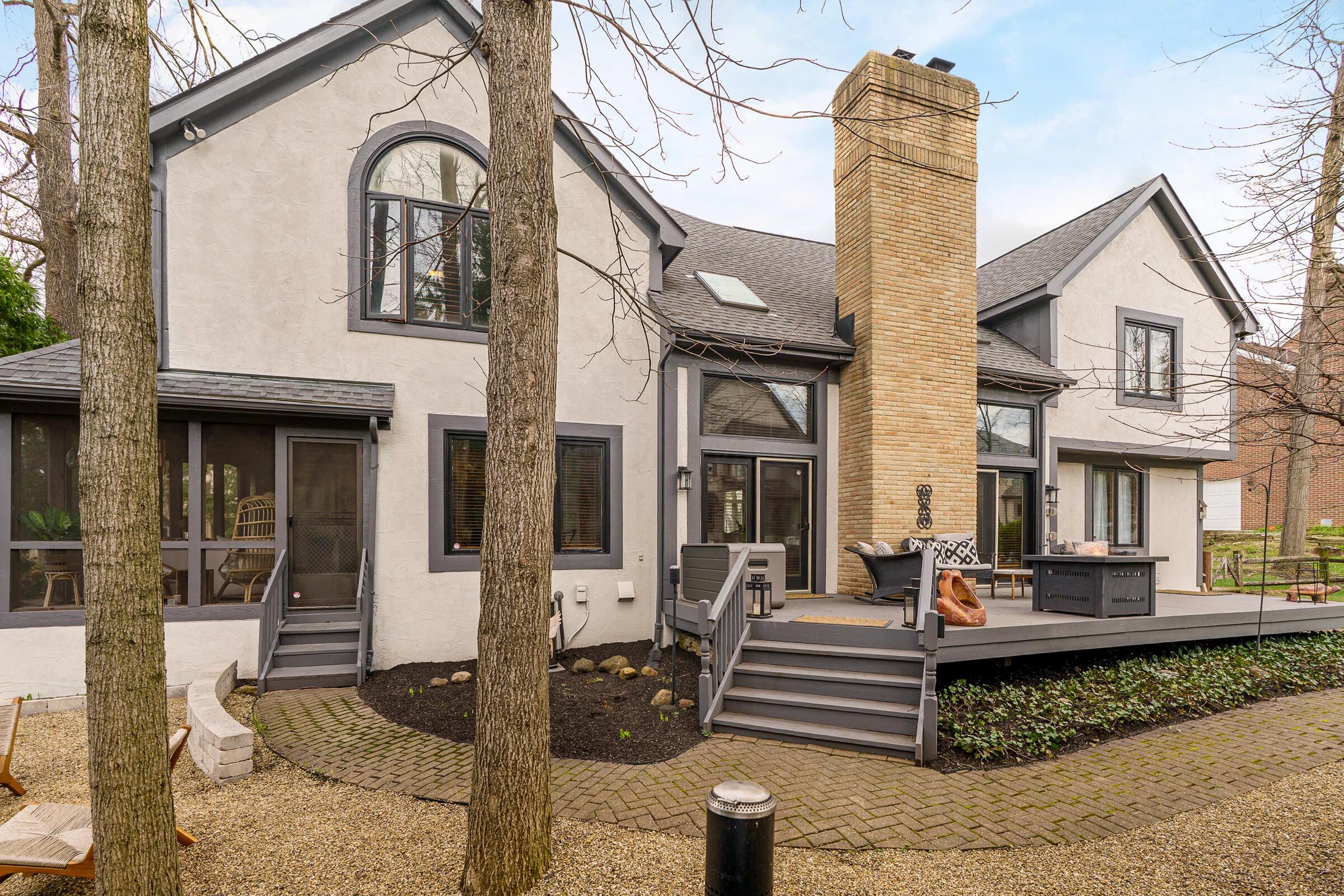 8176 Lake Bluff Court