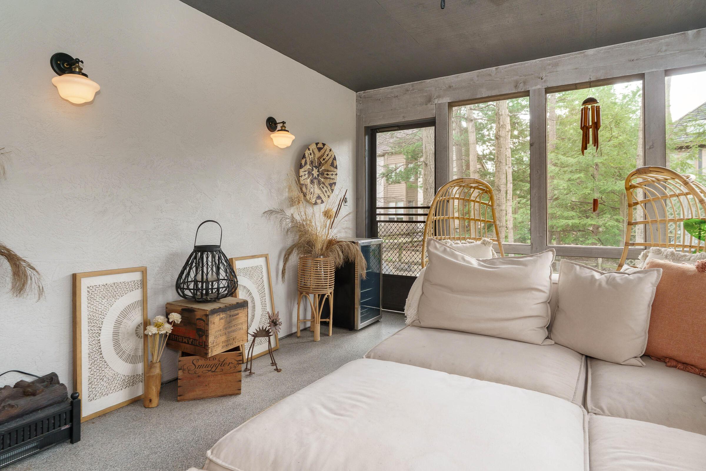 8176 Lake Bluff Court