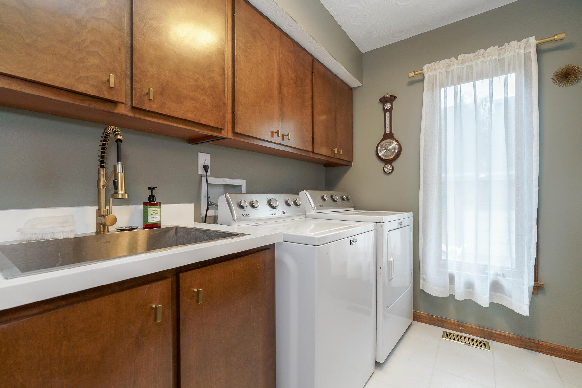 8176 Lake Bluff Court