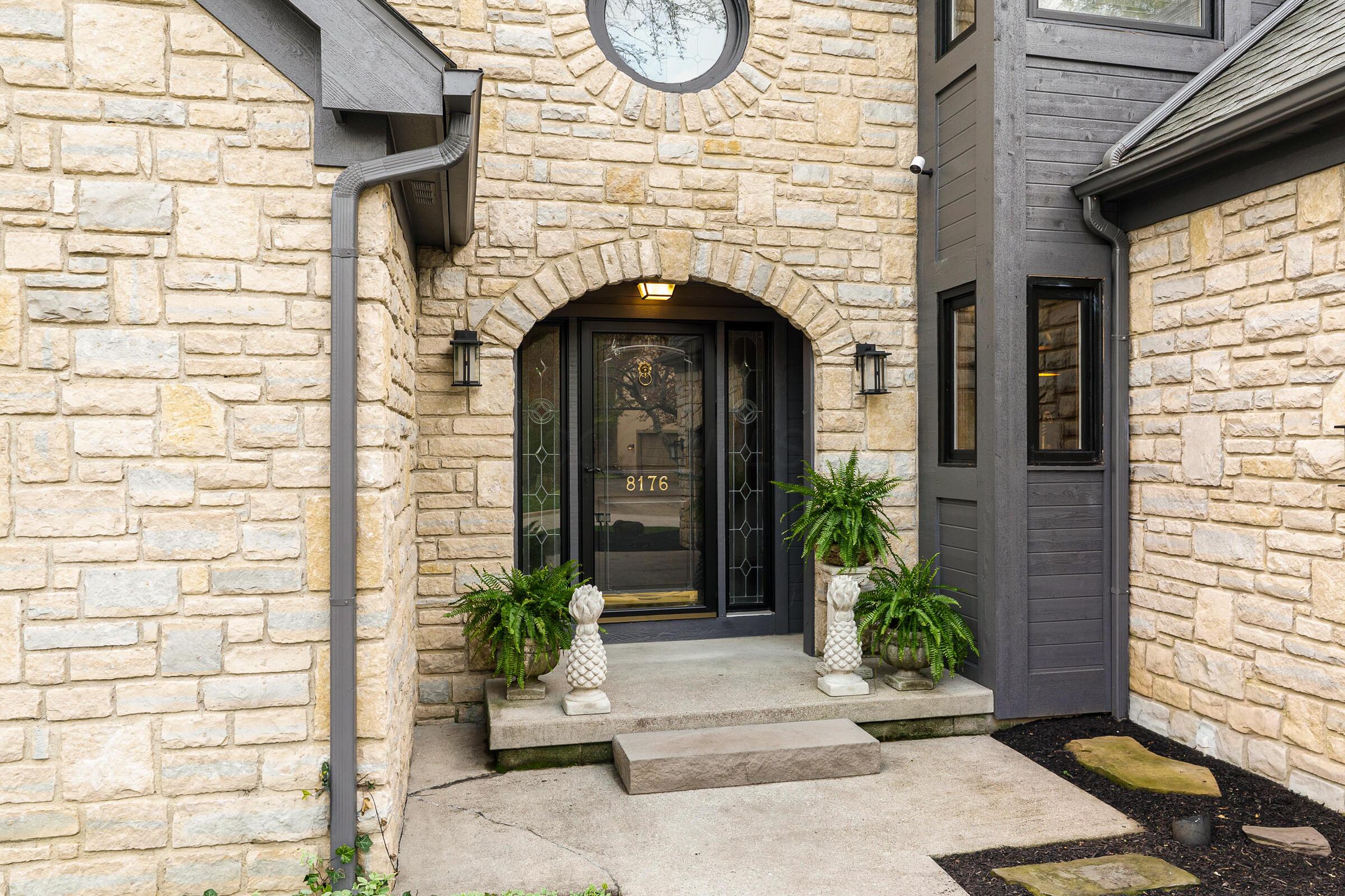 8176 Lake Bluff Court