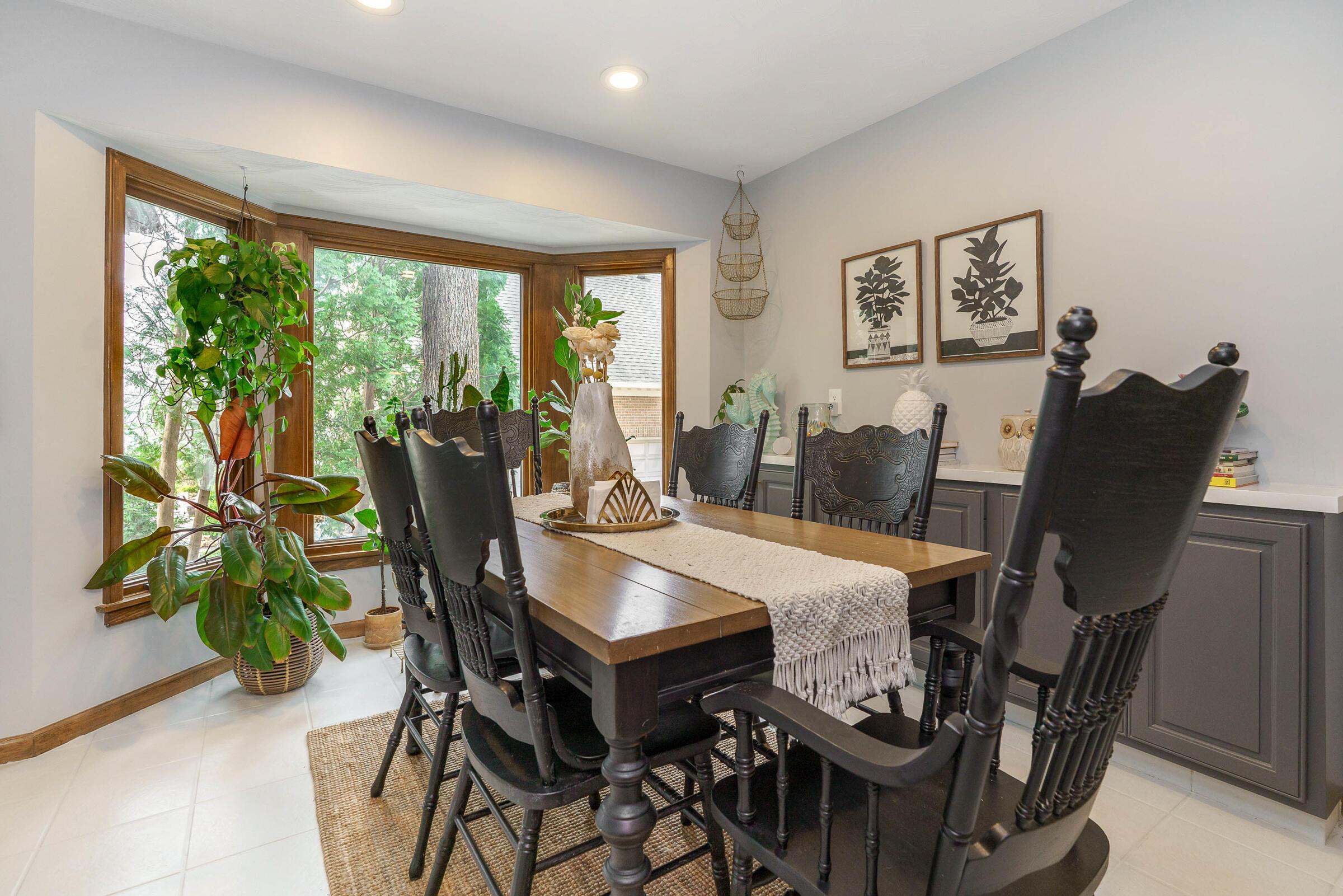 8176 Lake Bluff Court