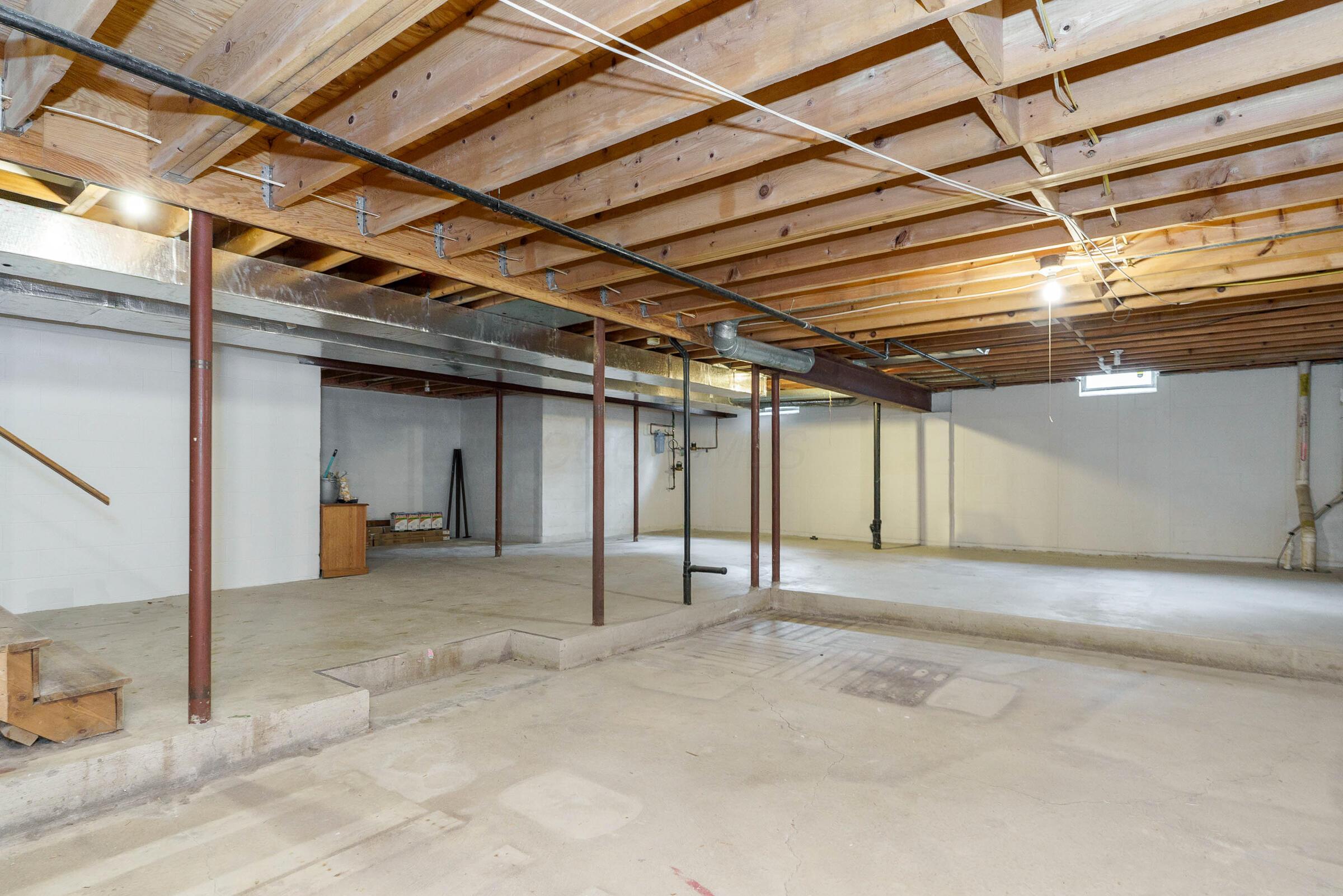 8176 Lake Bluff Court