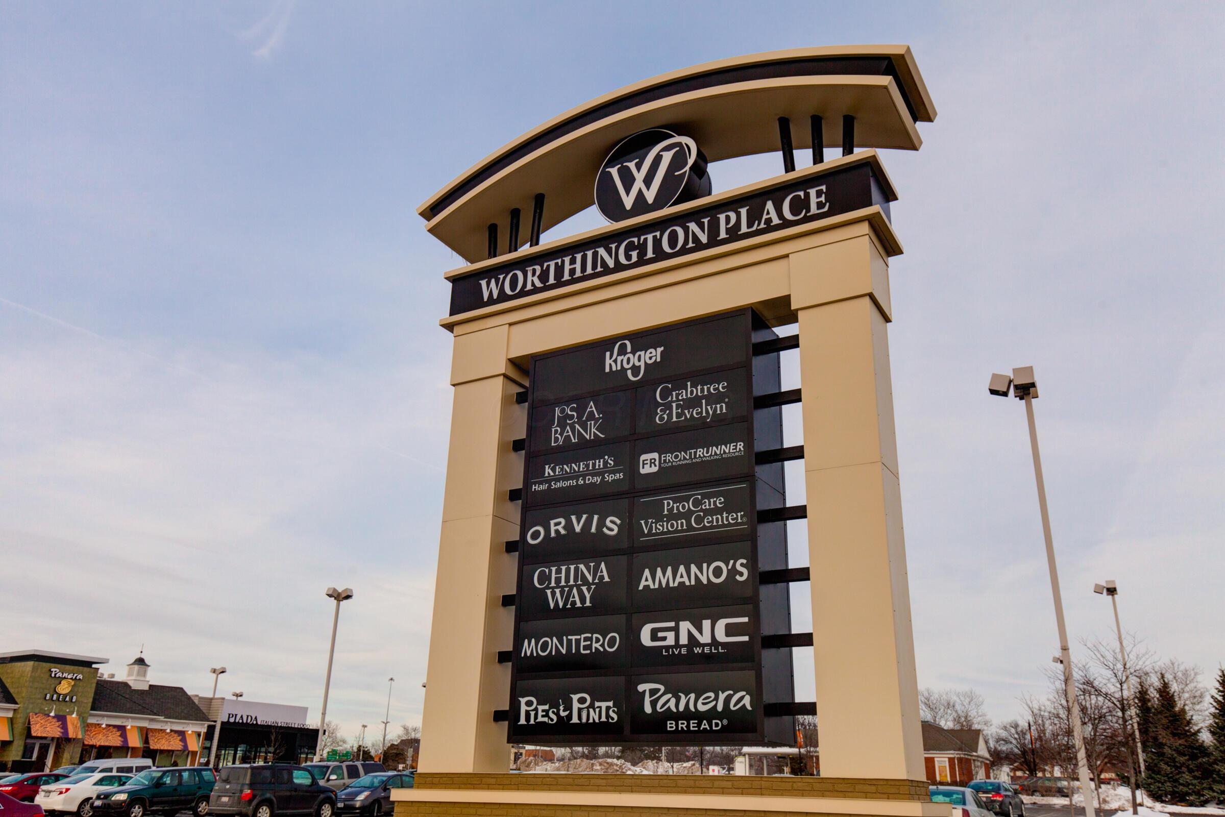 8176 Lake Bluff Court