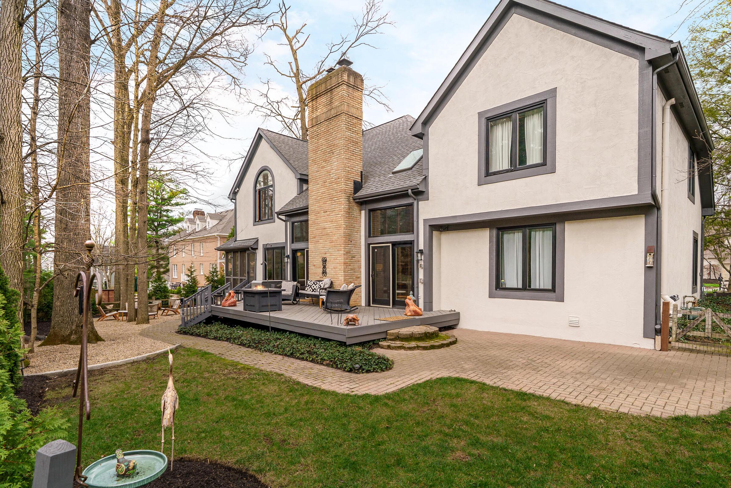 8176 Lake Bluff Court