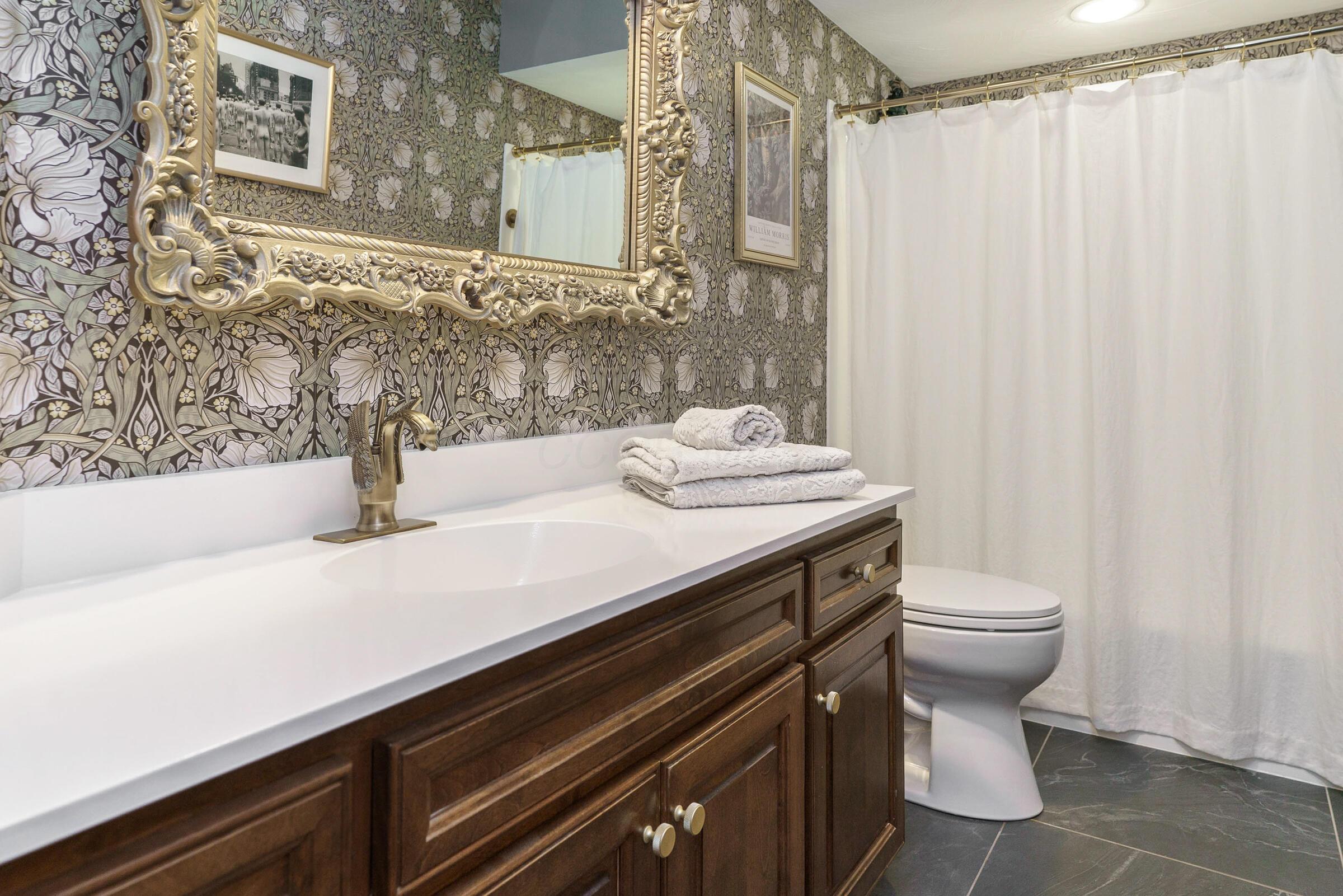 8176 Lake Bluff Court