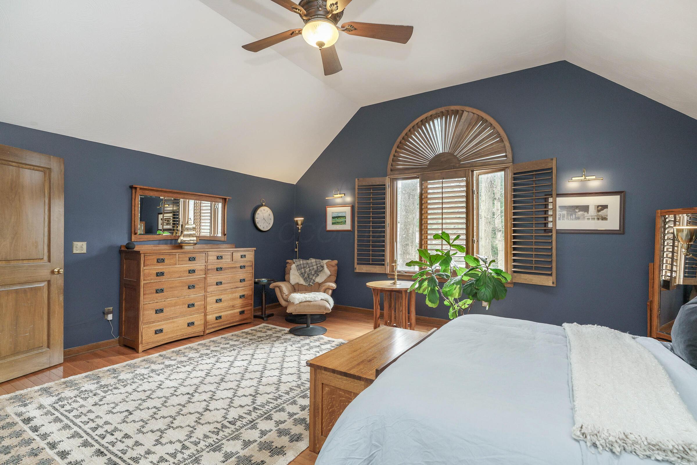 8176 Lake Bluff Court