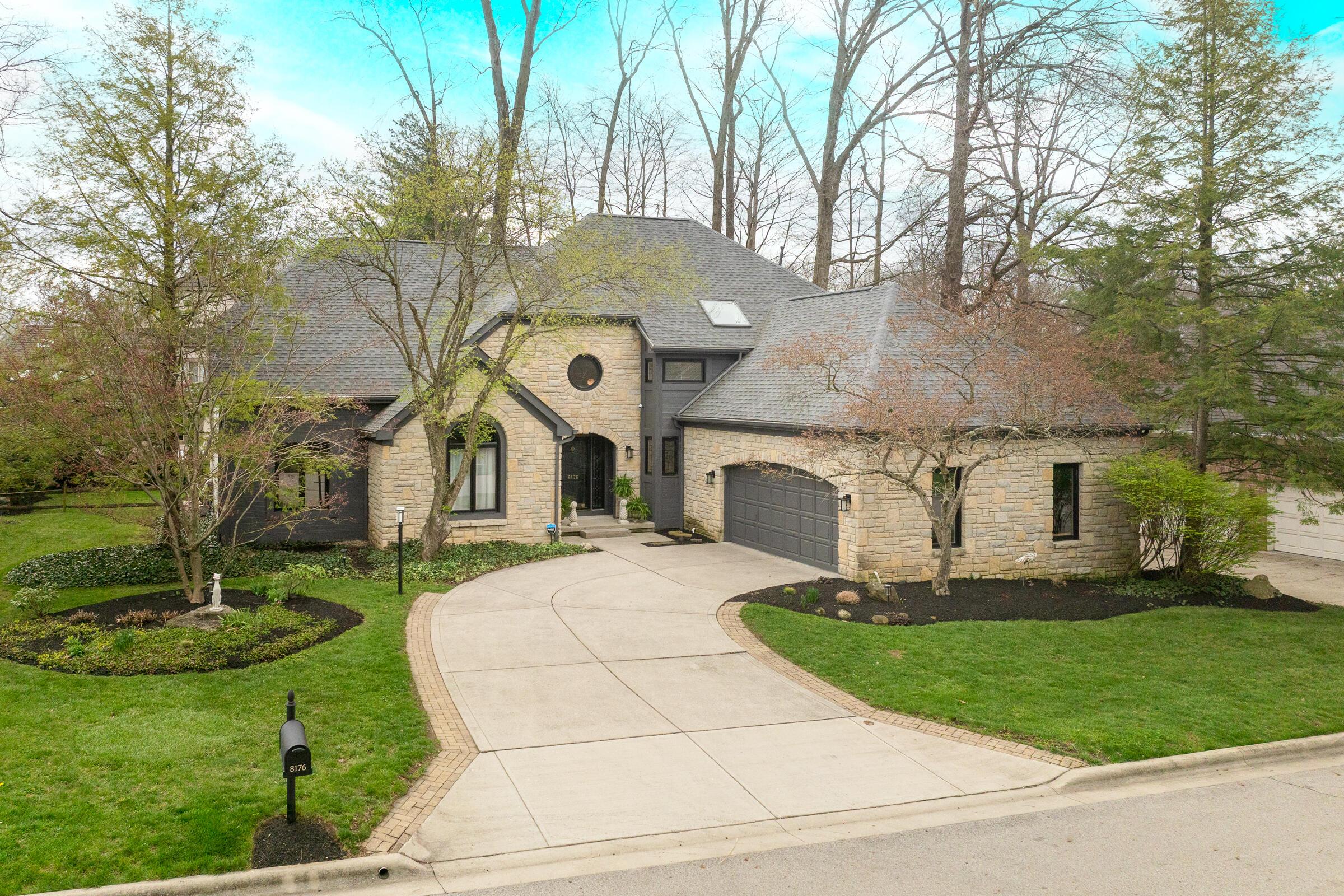 8176 Lake Bluff Court