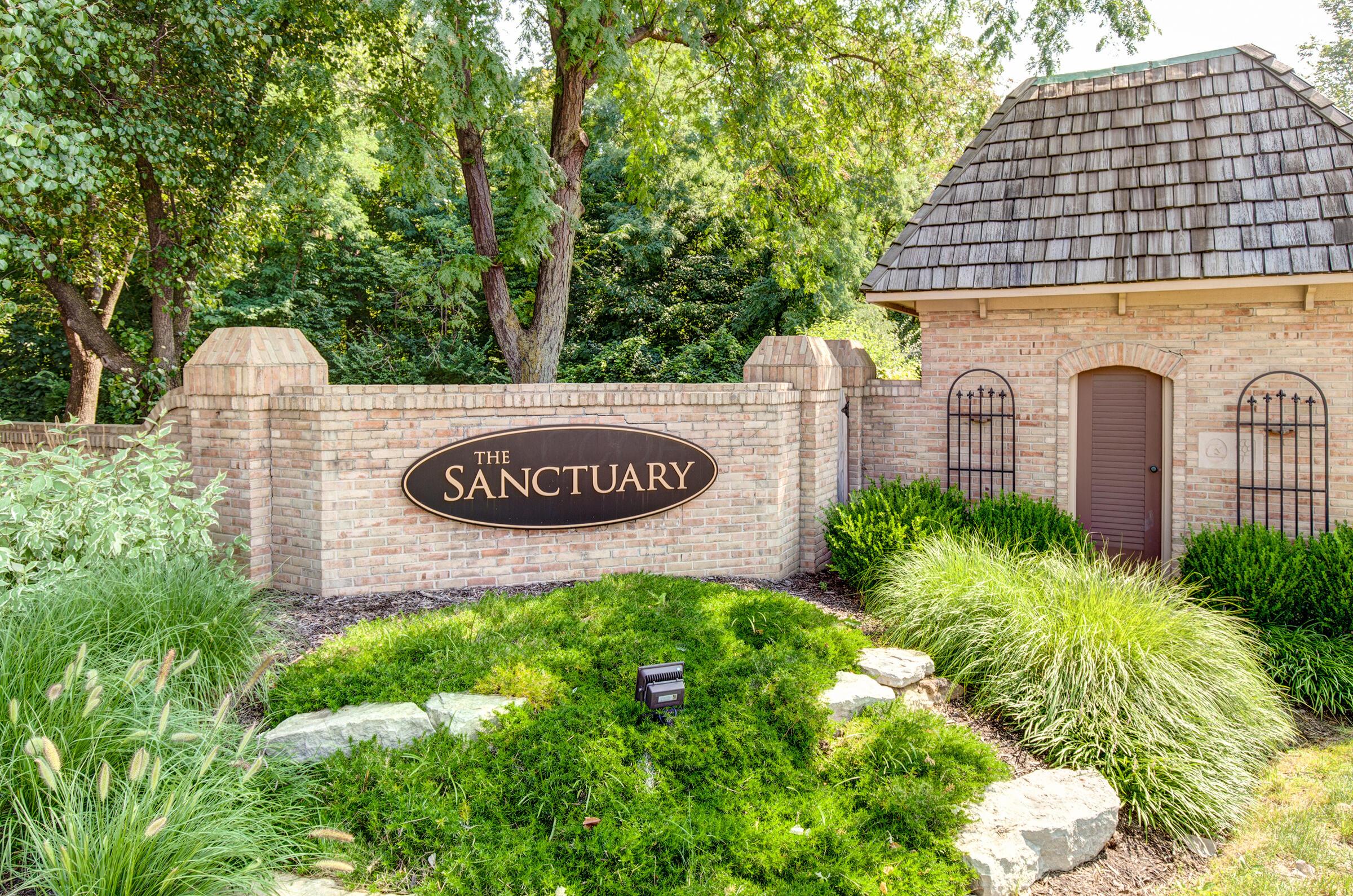 8176 Lake Bluff Court