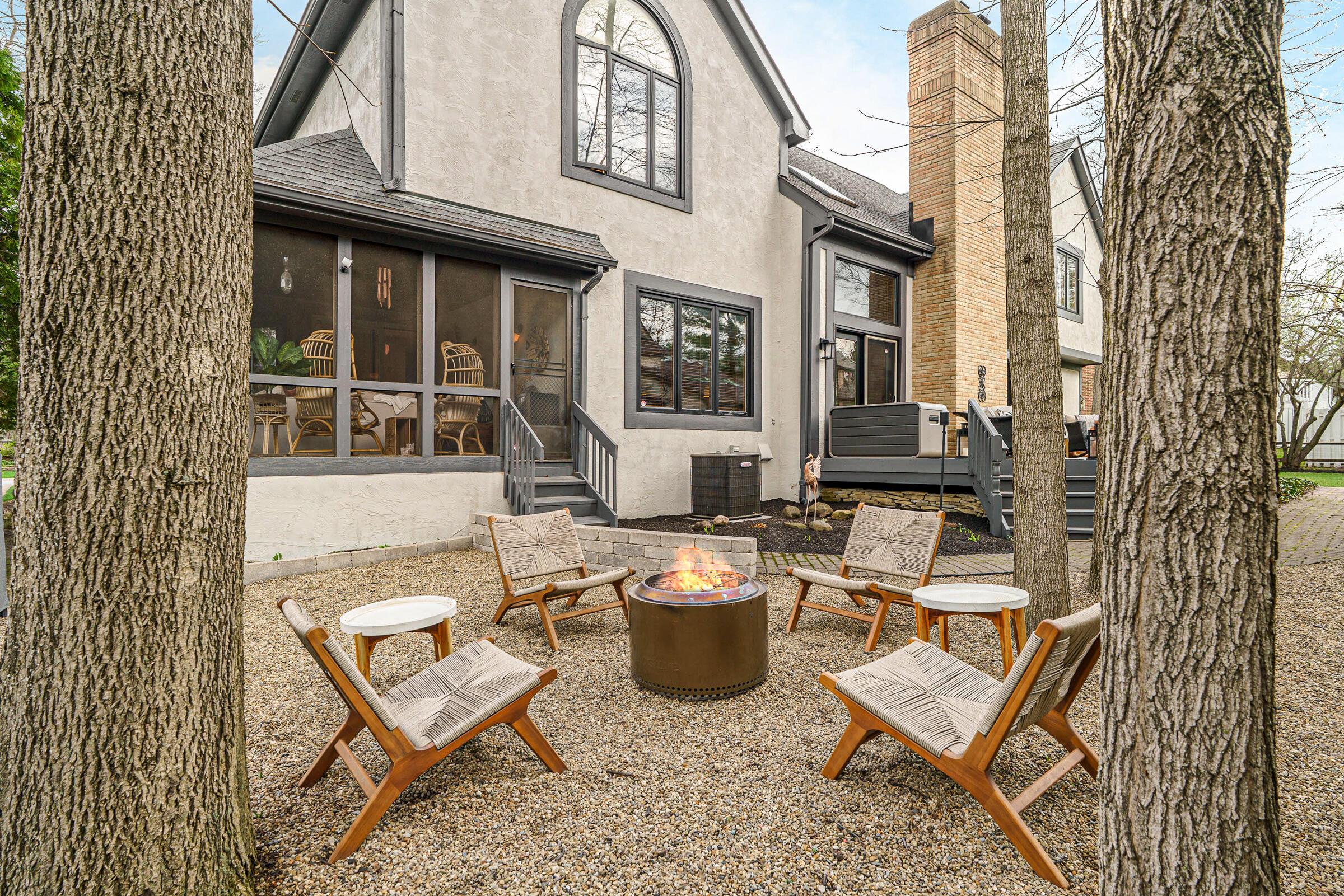 8176 Lake Bluff Court