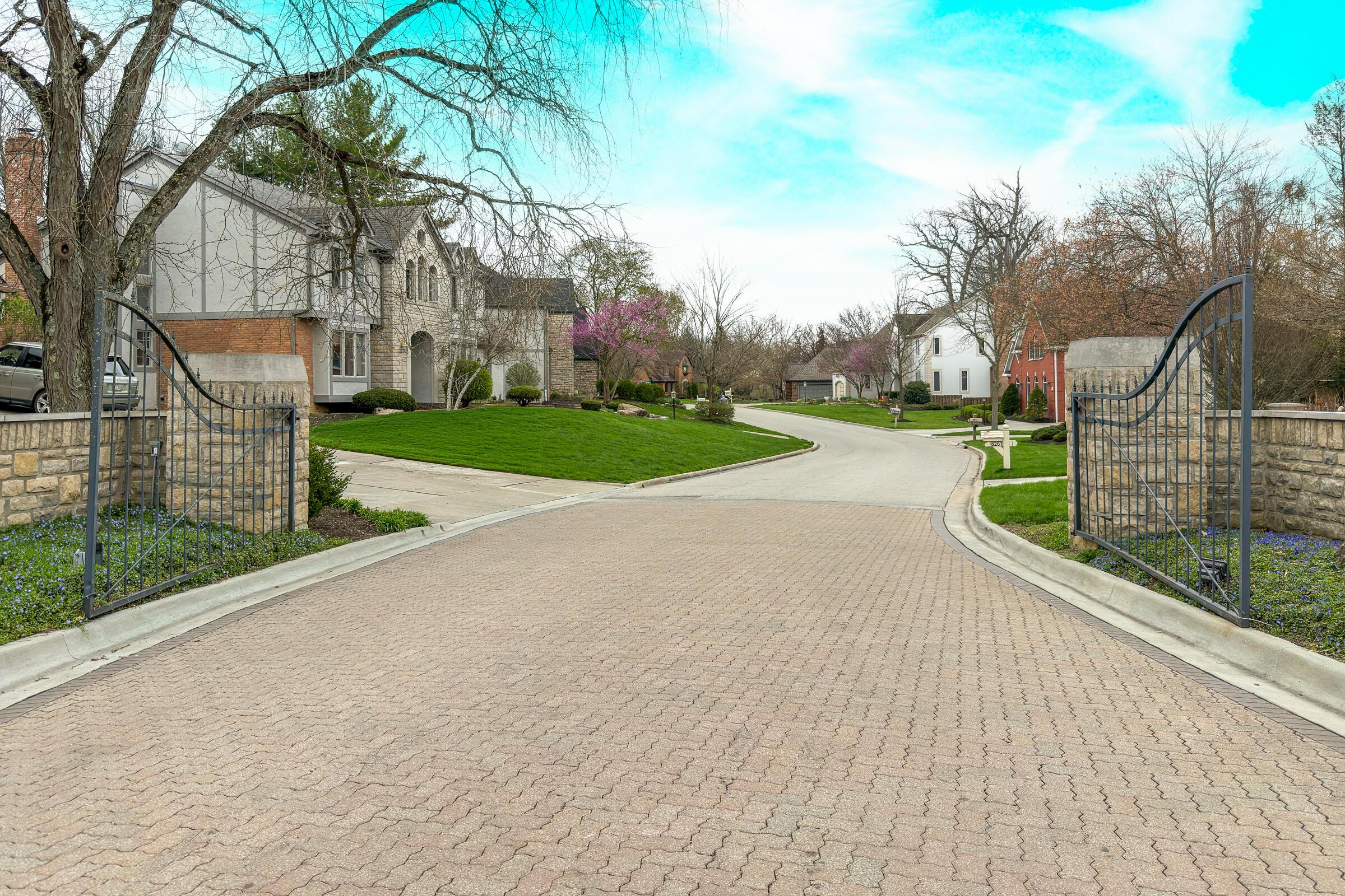 8176 Lake Bluff Court