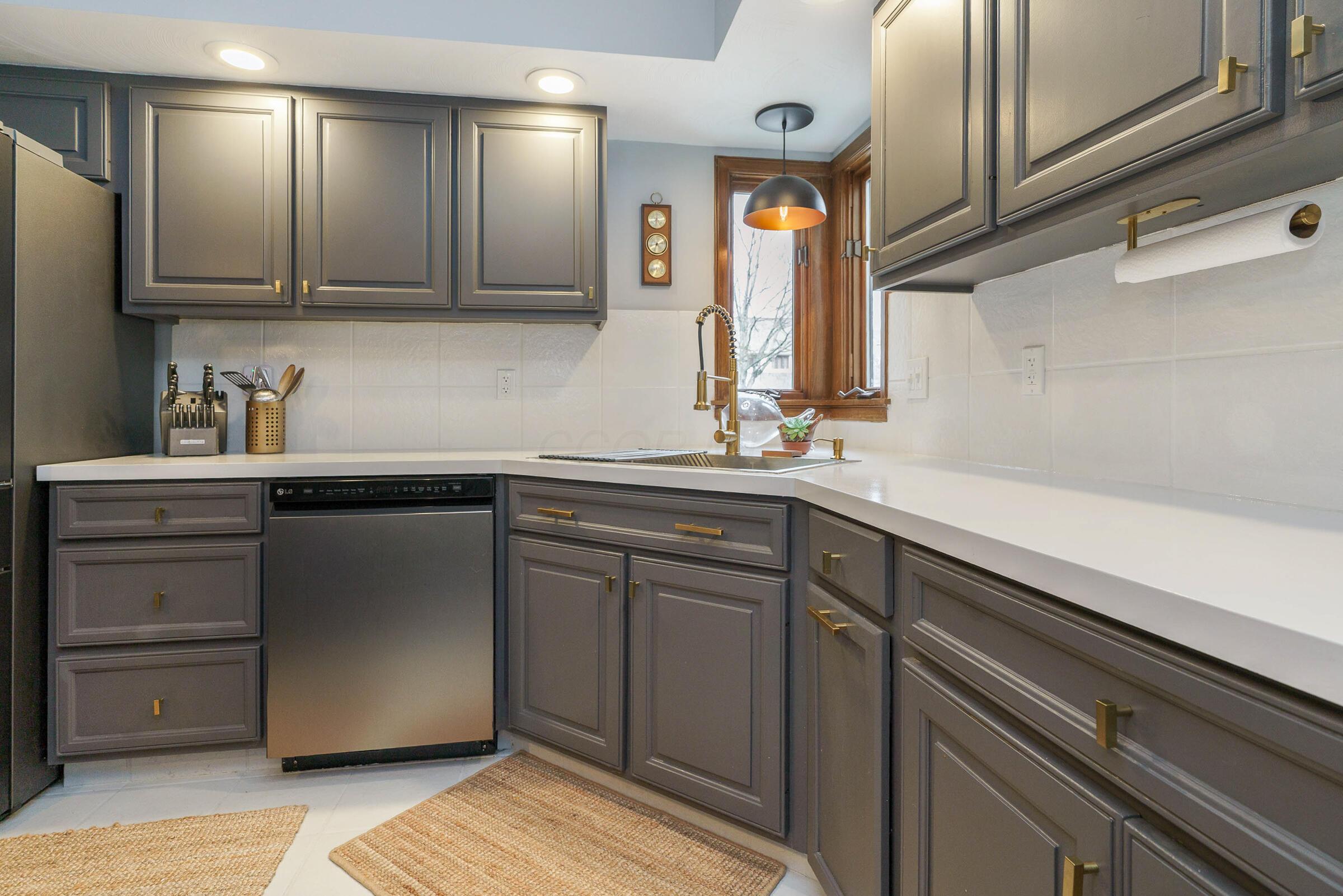 8176 Lake Bluff Court