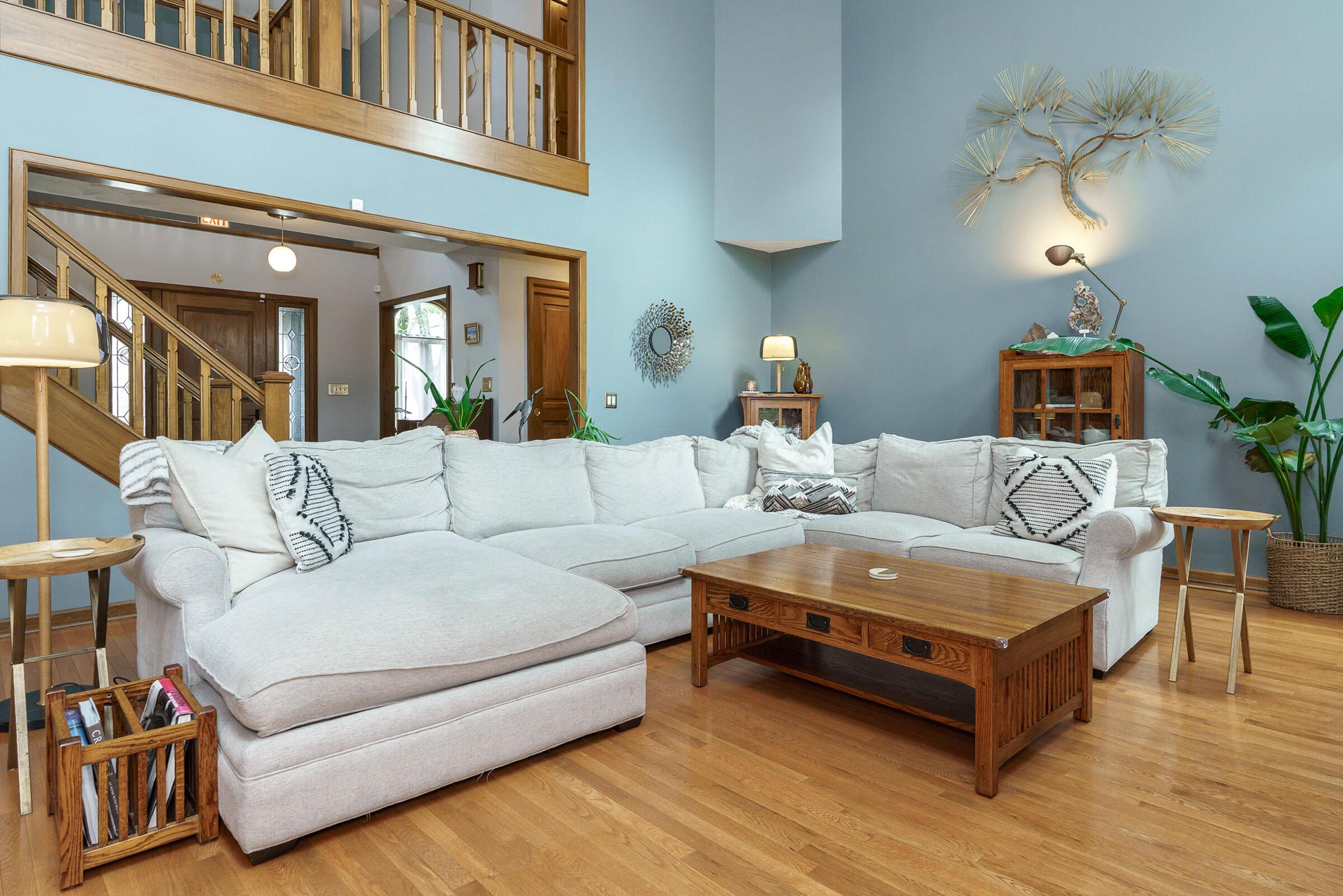 8176 Lake Bluff Court