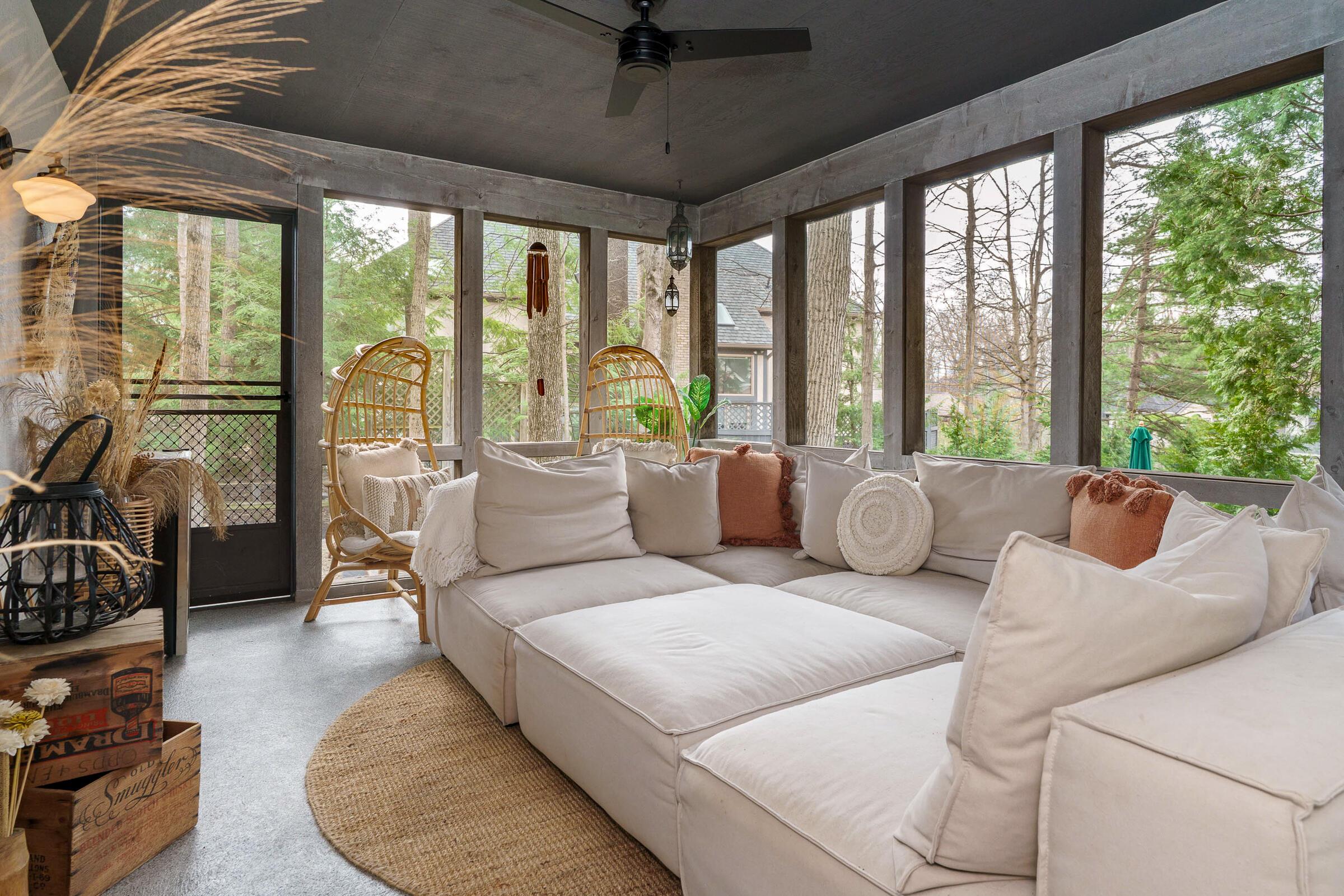 8176 Lake Bluff Court