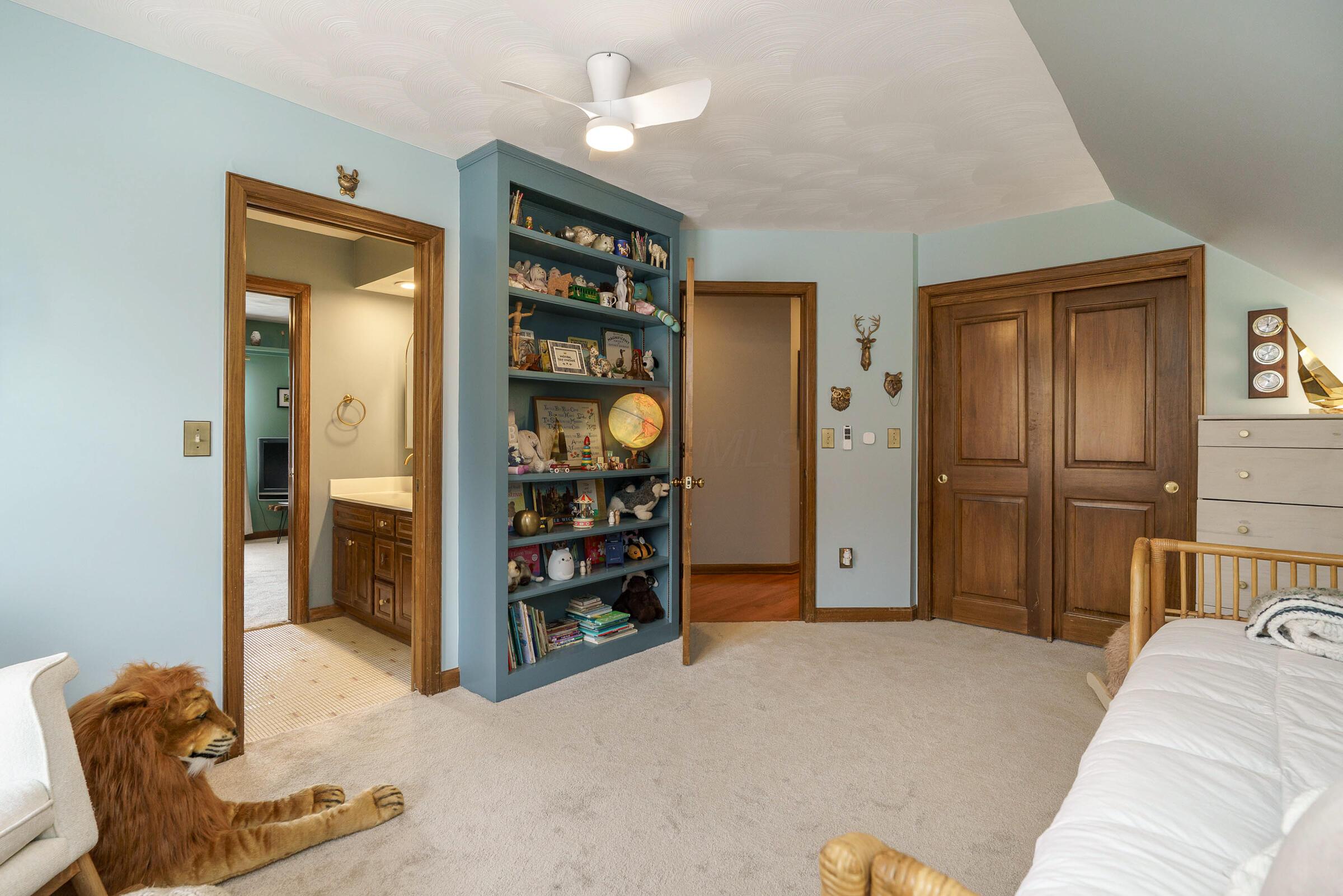 8176 Lake Bluff Court