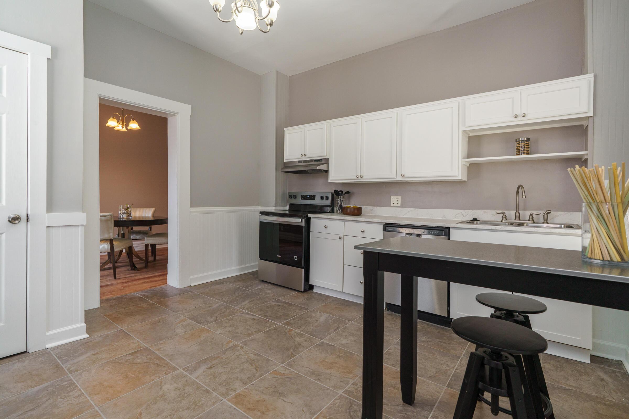 1121-1123 City Park Avenue