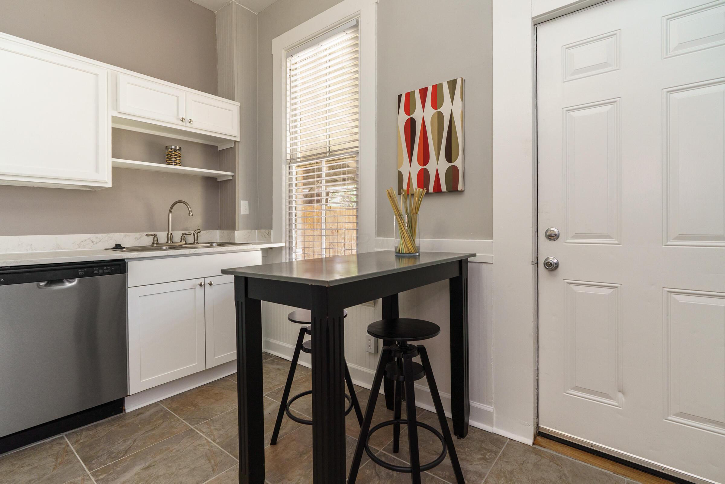 1121-1123 City Park Avenue