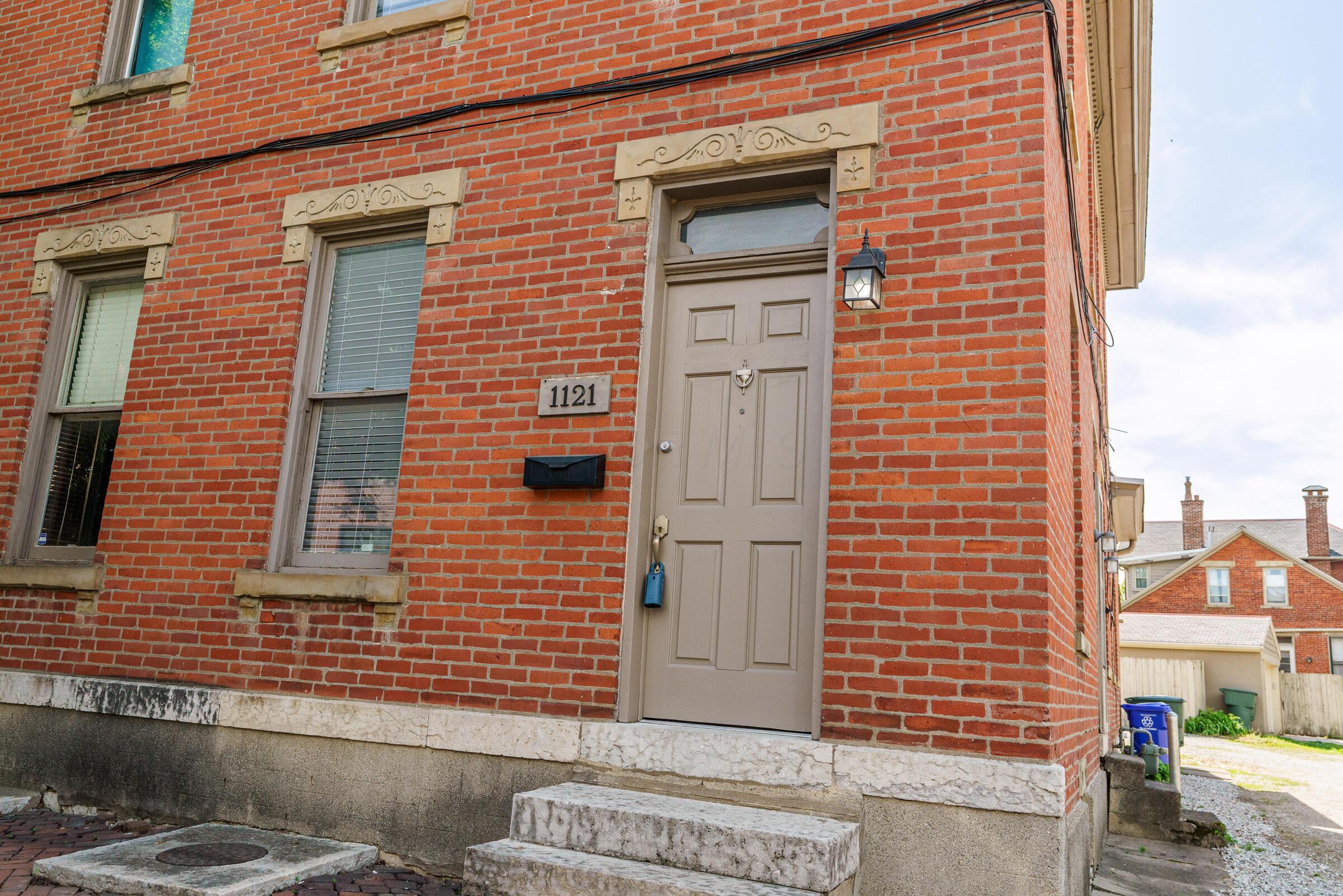 1121-1123 City Park Avenue