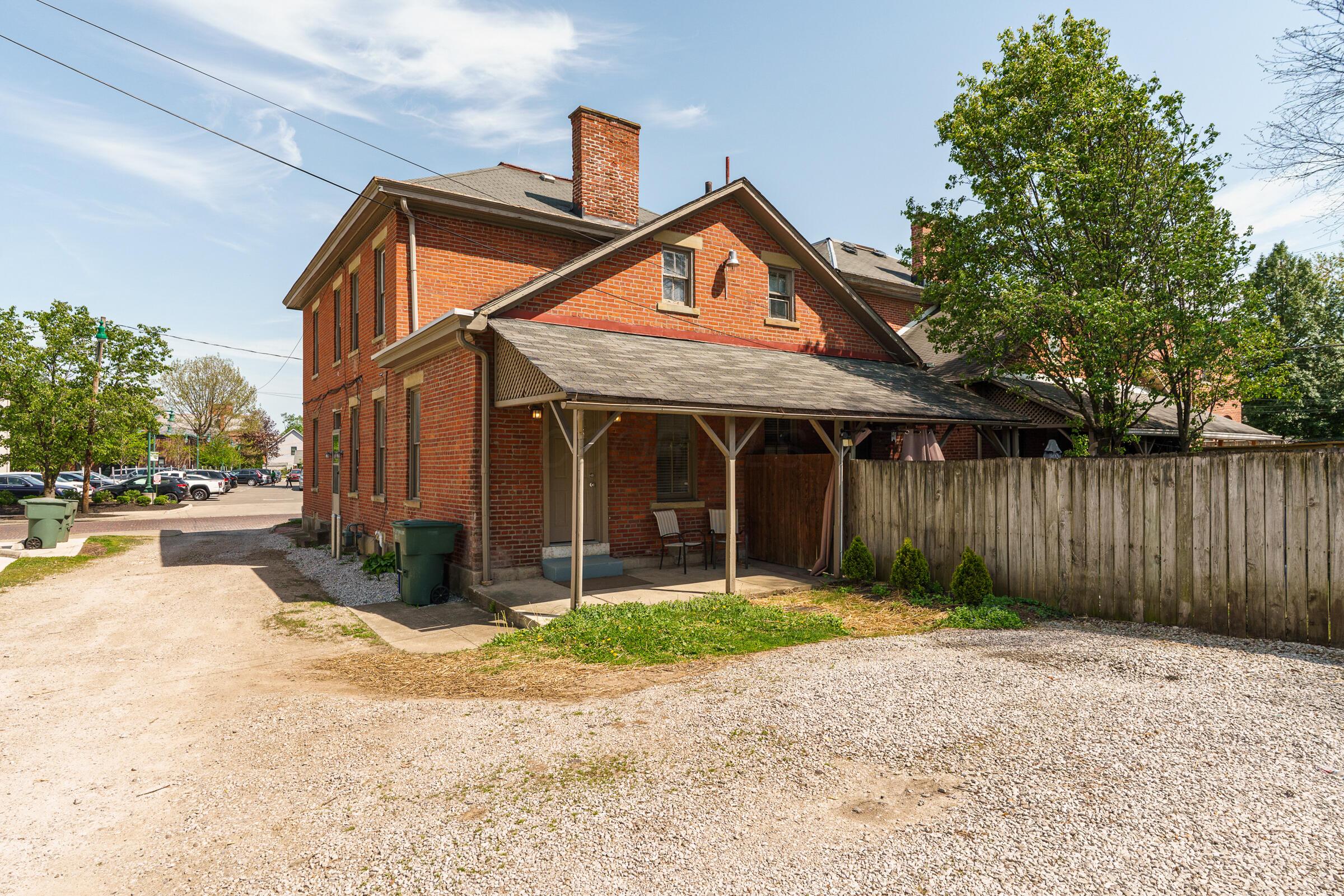 1121-1123 City Park Avenue