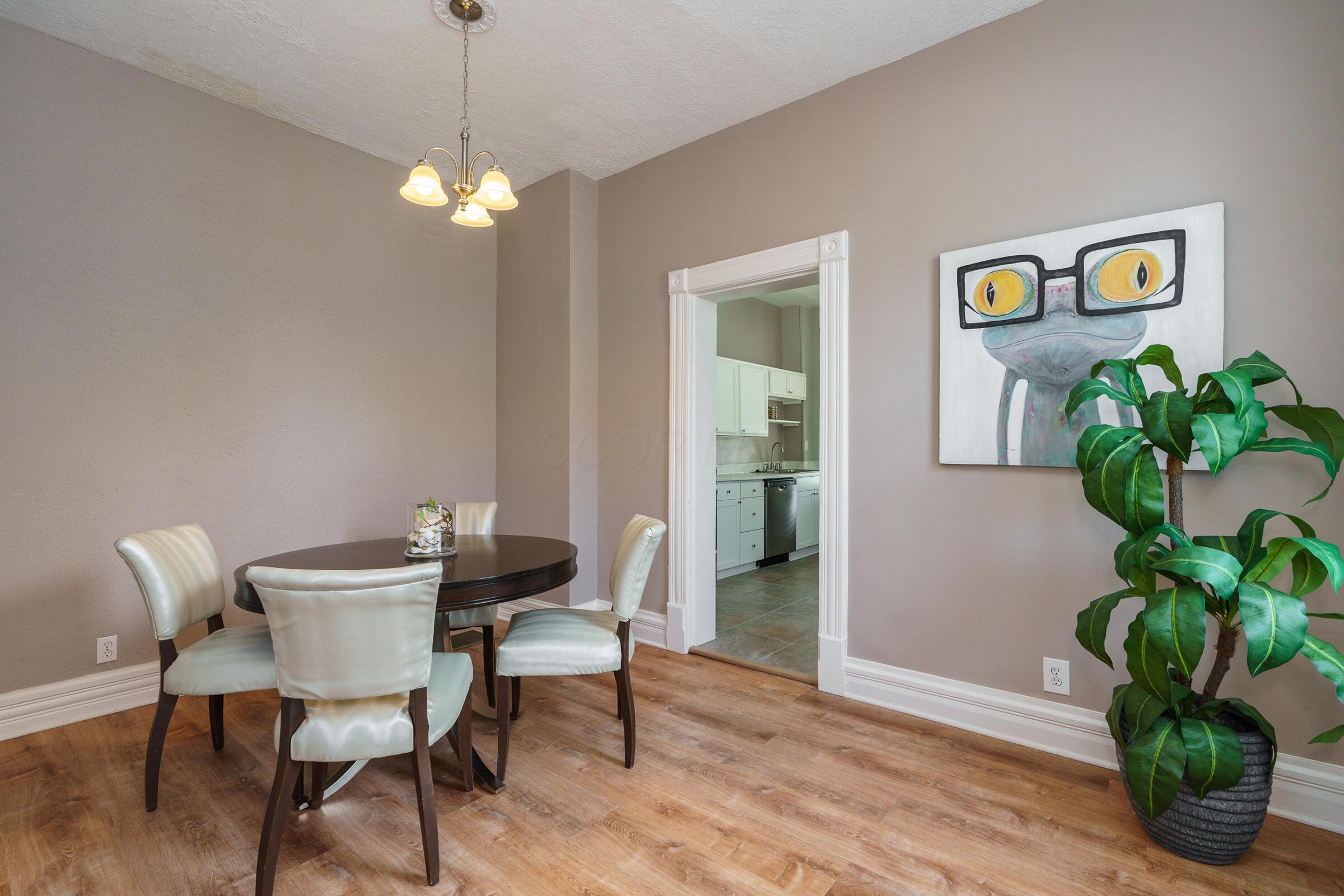 1121-1123 City Park Avenue