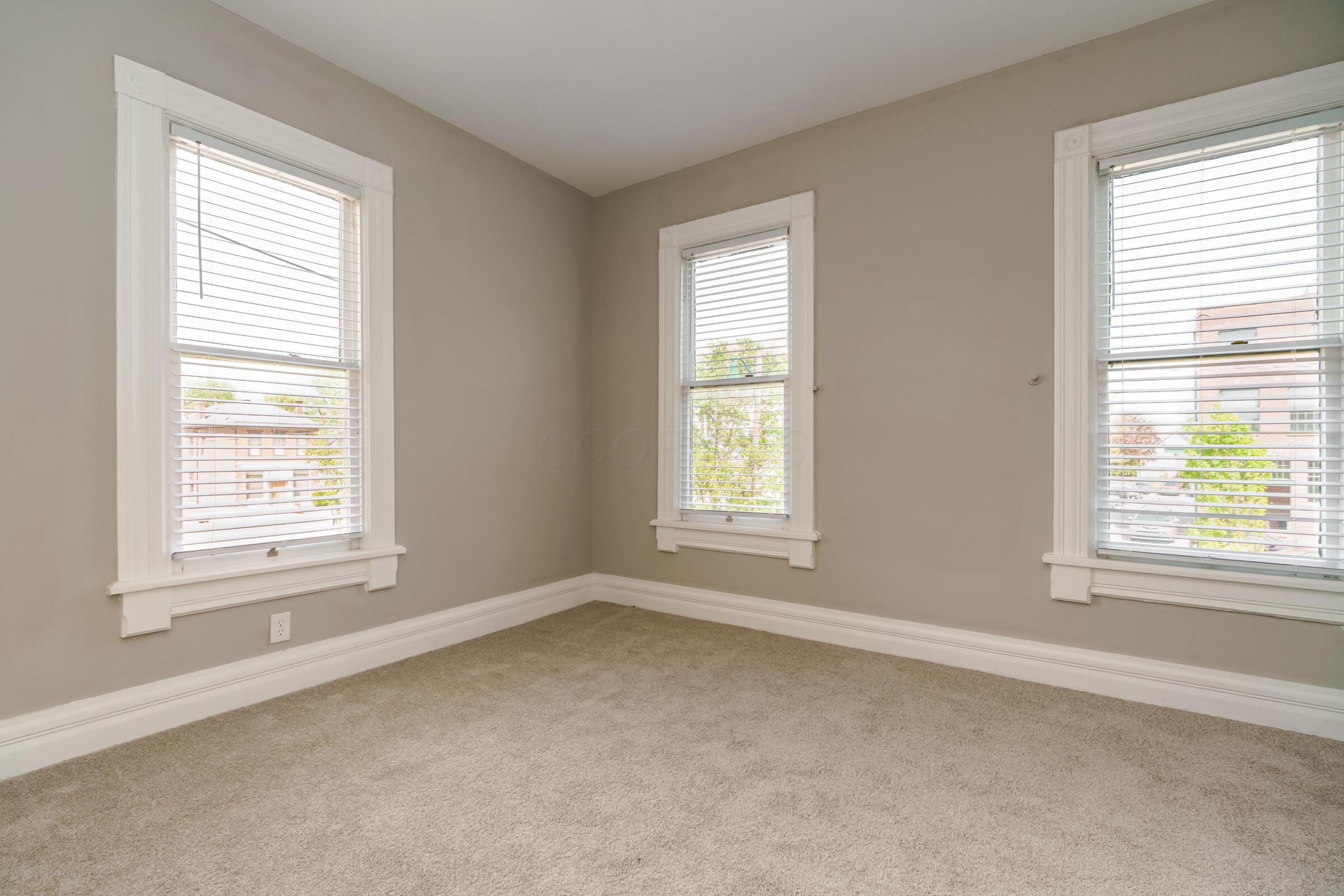 1121-1123 City Park Avenue