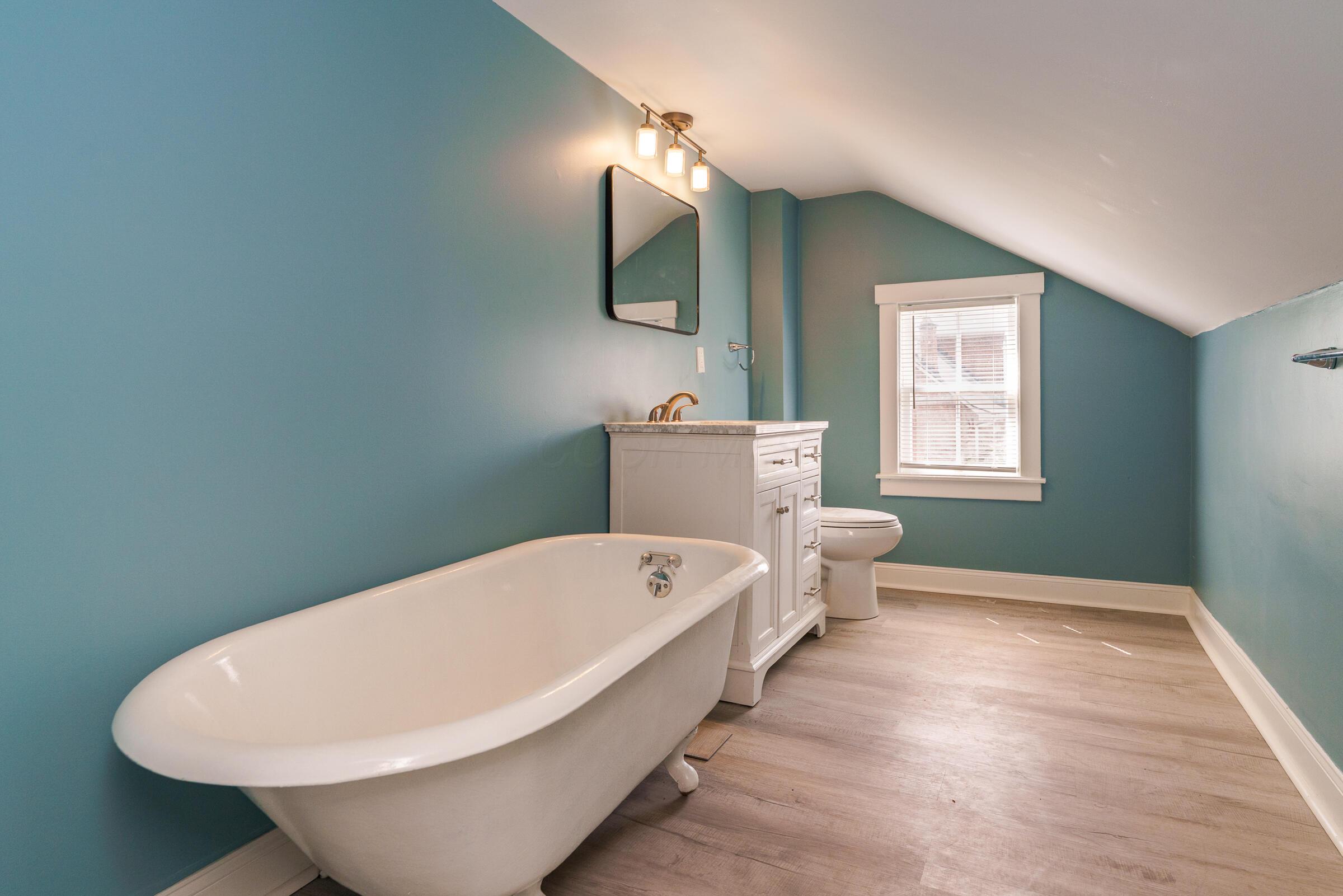 1121-1123 City Park Avenue