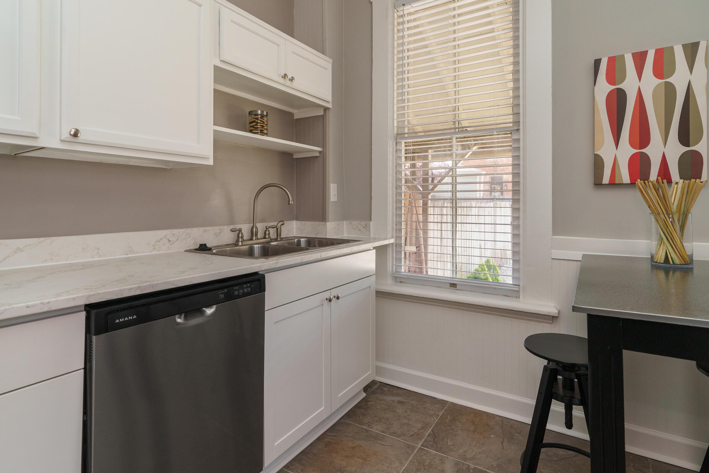 1121-1123 City Park Avenue