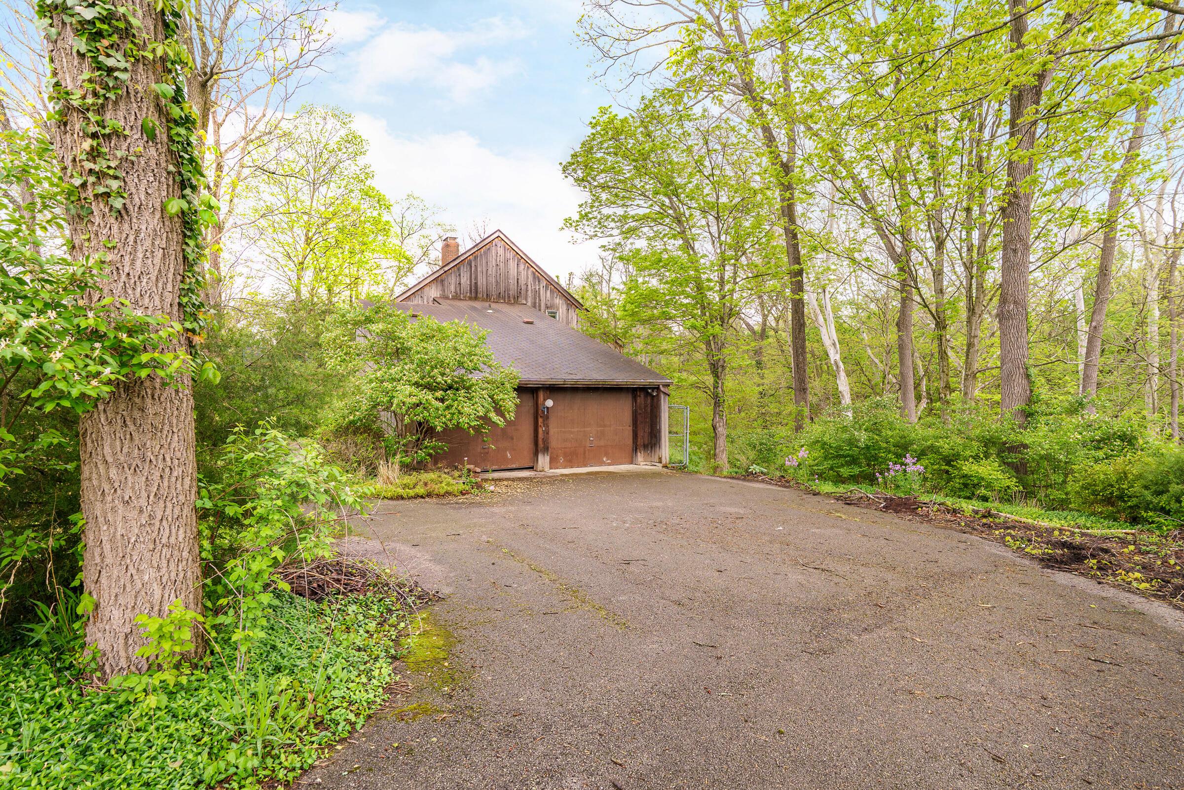 1484 Carriage Road