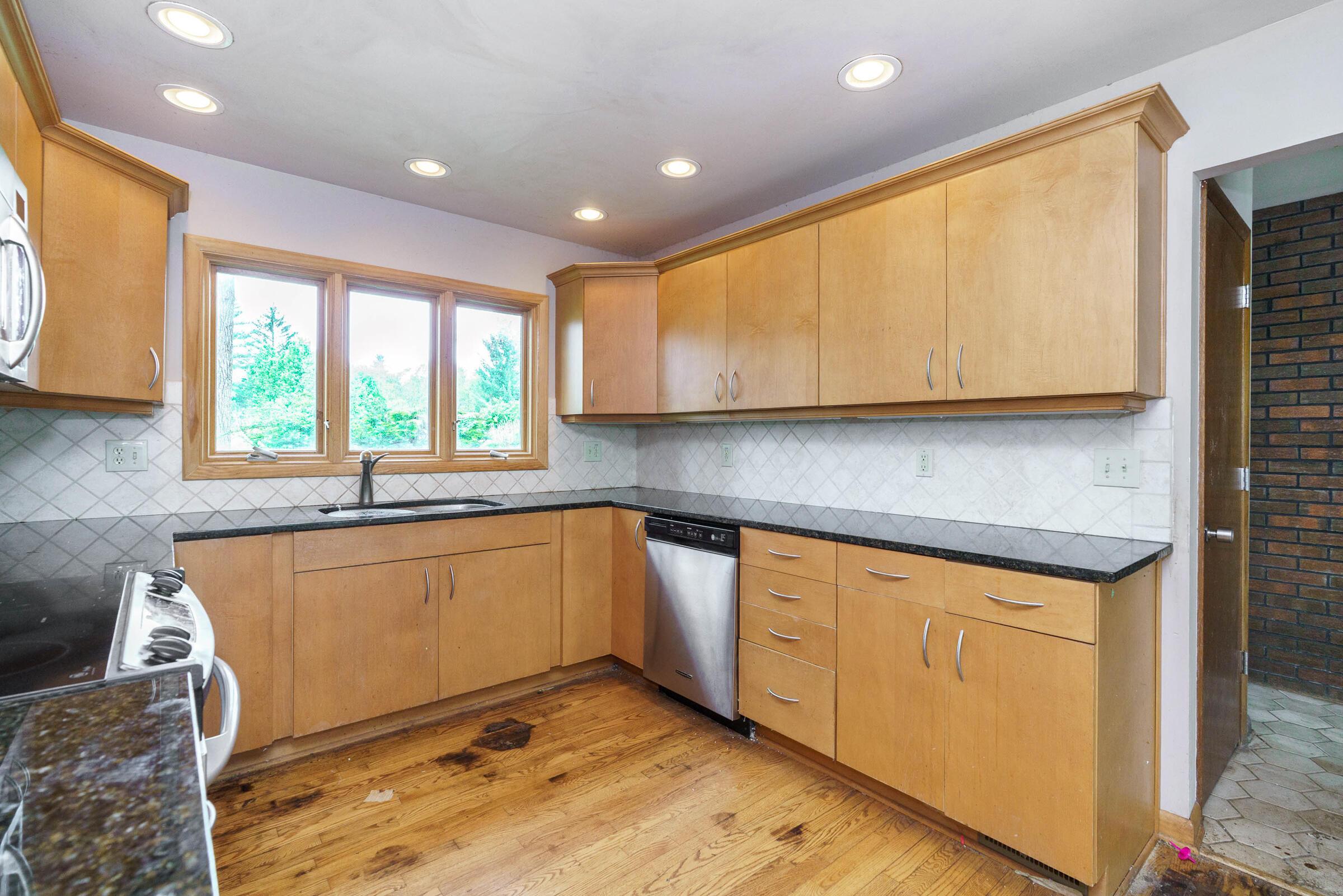 1484 Carriage Road