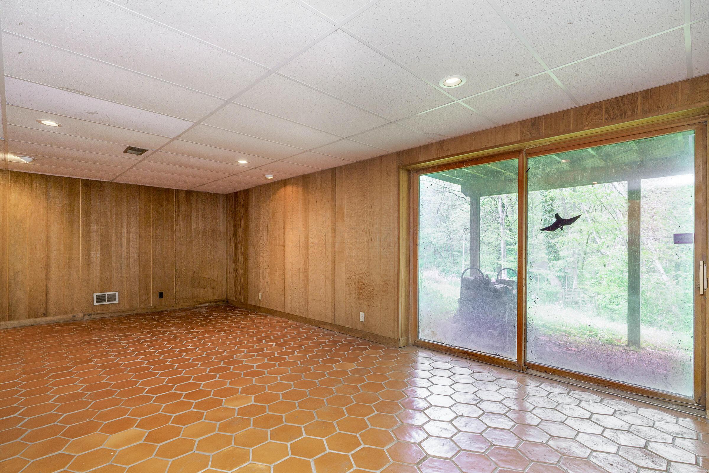 1484 Carriage Road