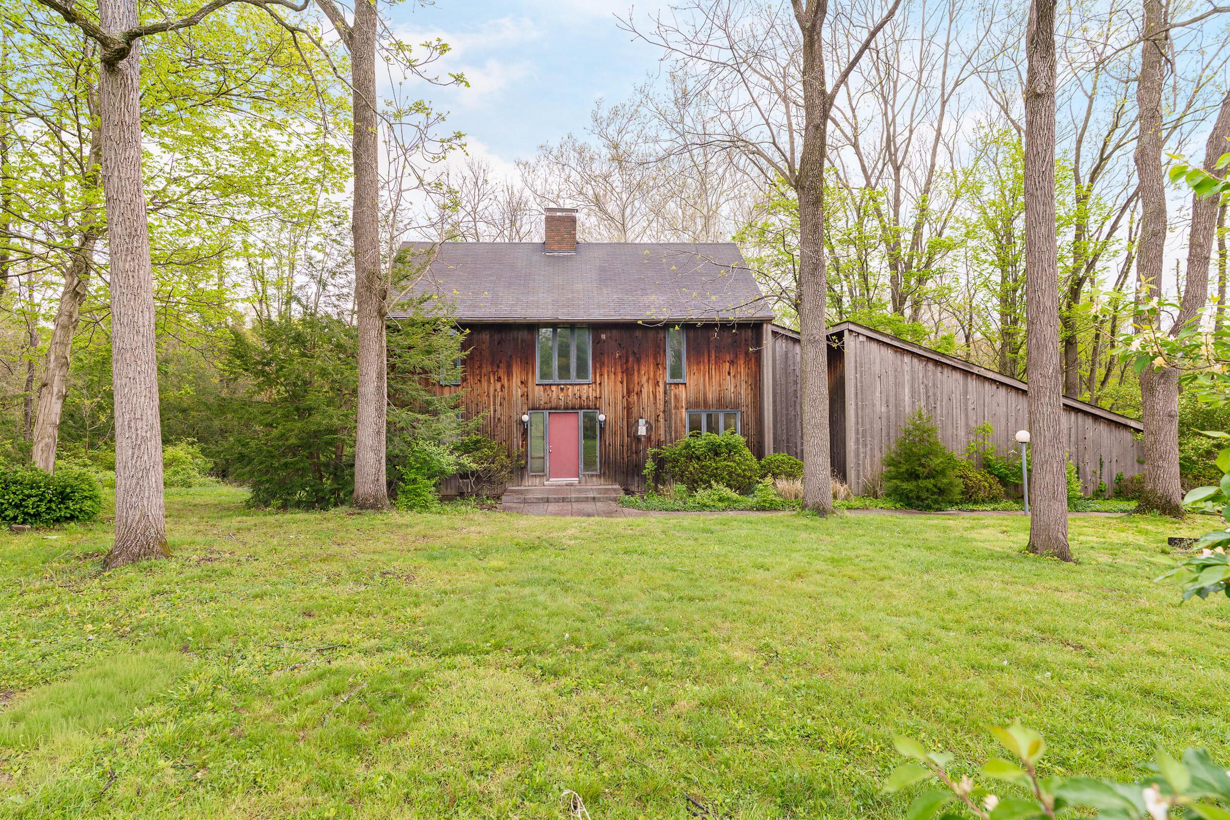 1484 Carriage Road