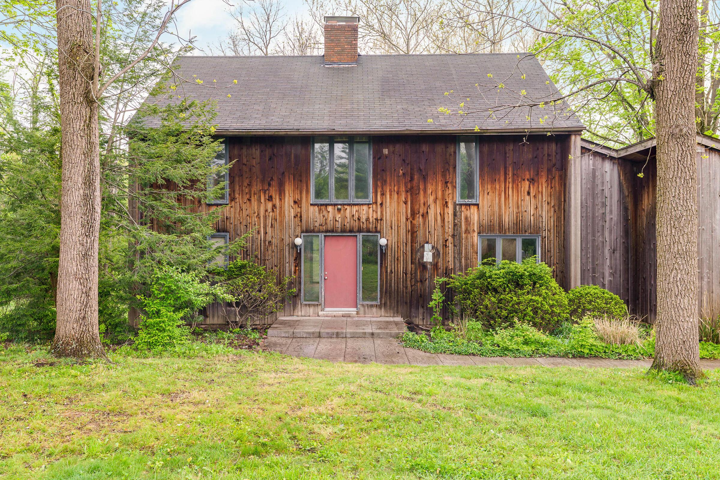 1484 Carriage Road