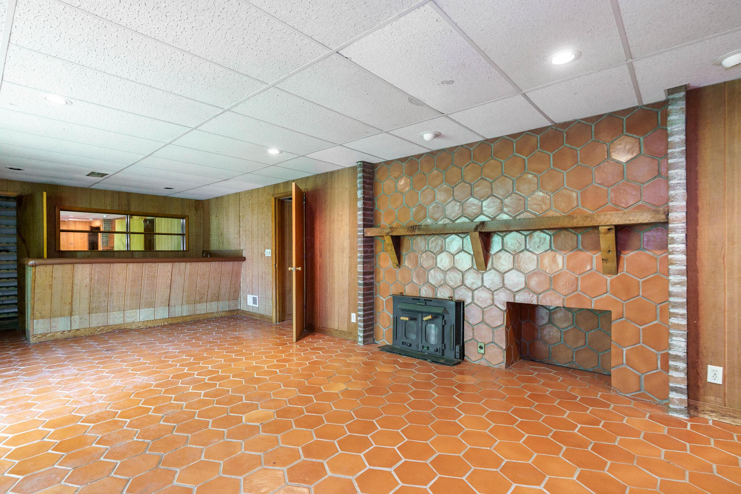 1484 Carriage Road