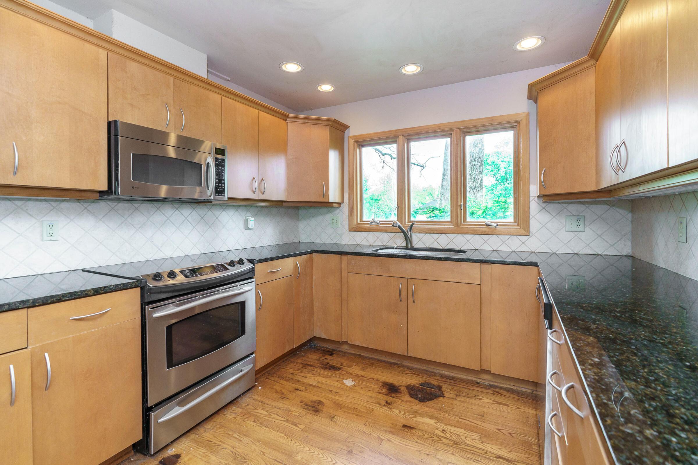 1484 Carriage Road