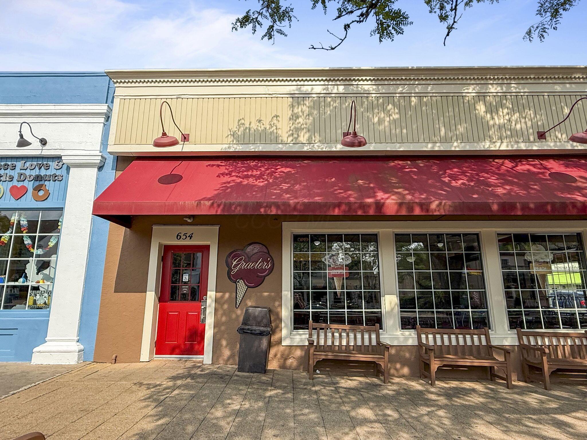 194 W New England Avenue